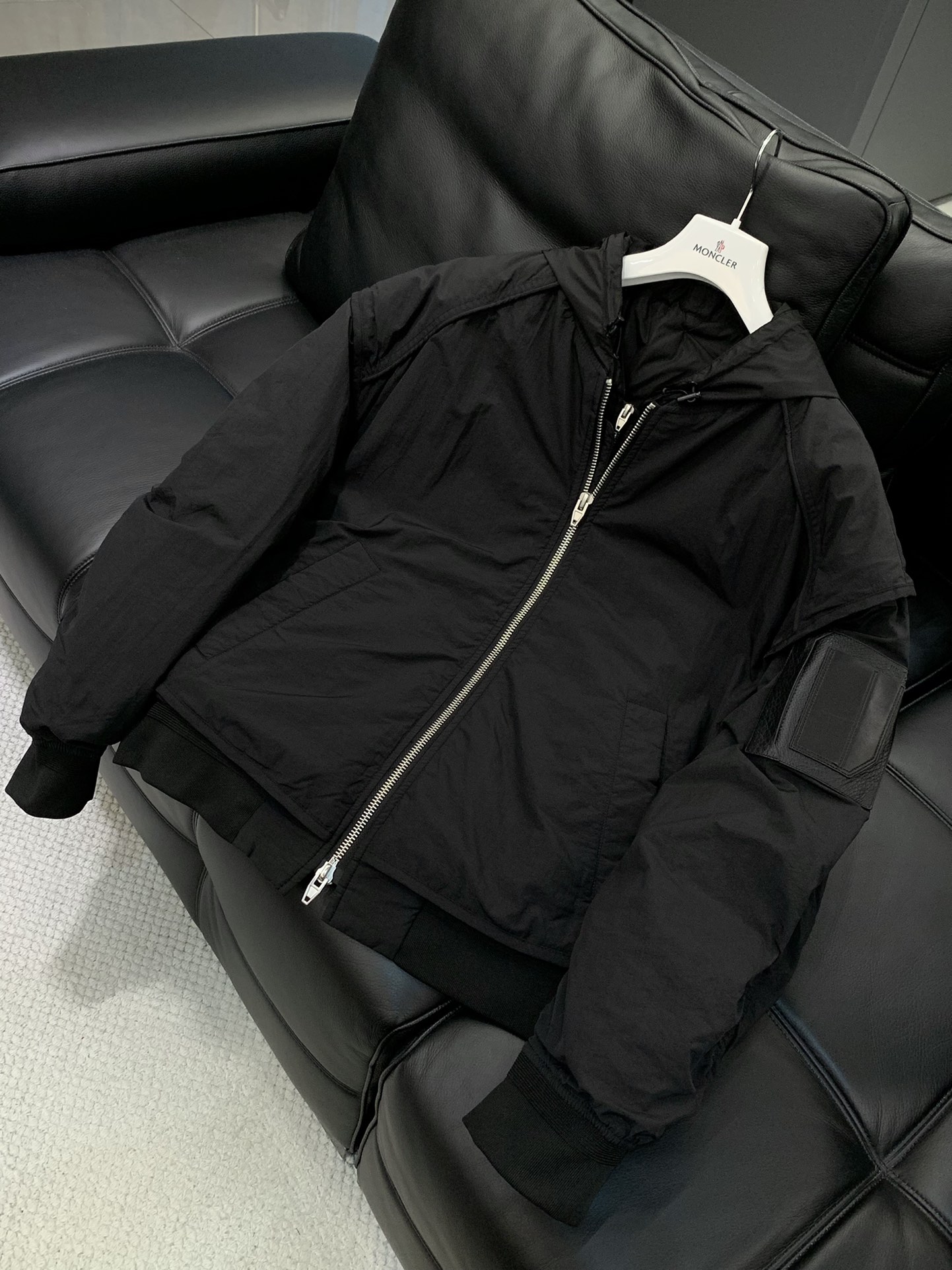 ，JUUN 超级帅气的棉袄…韩国订单…历时三个月才完工！！太复杂。。重磅秋季棉袄新款。JU双层拼接外套 