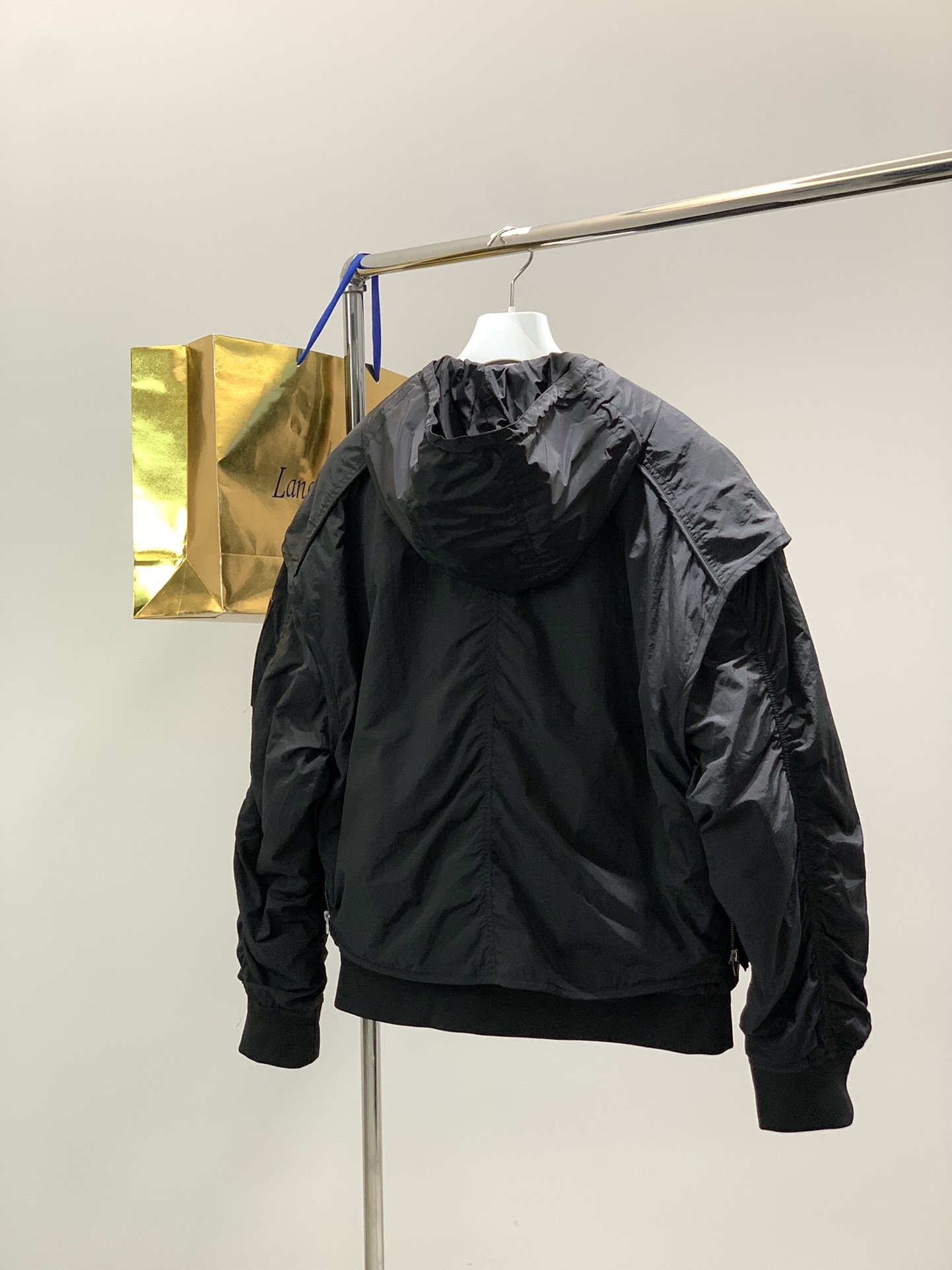 ，JUUN 超级帅气的棉袄…韩国订单…历时三个月才完工！！太复杂。。重磅秋季棉袄新款。JU双层拼接外套 