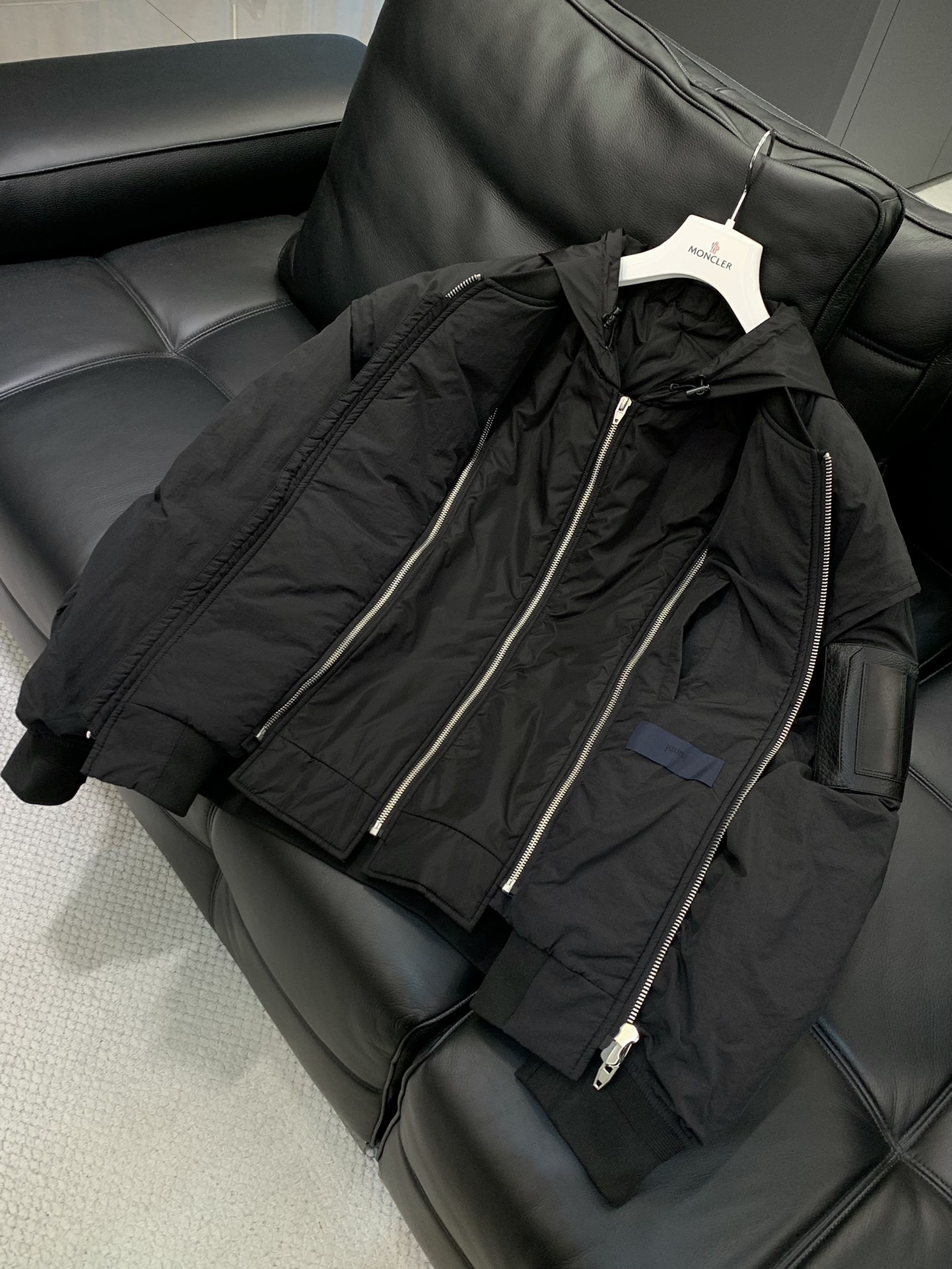 ，JUUN 超级帅气的棉袄…韩国订单…历时三个月才完工！！太复杂。。重磅秋季棉袄新款。JU双层拼接外套 