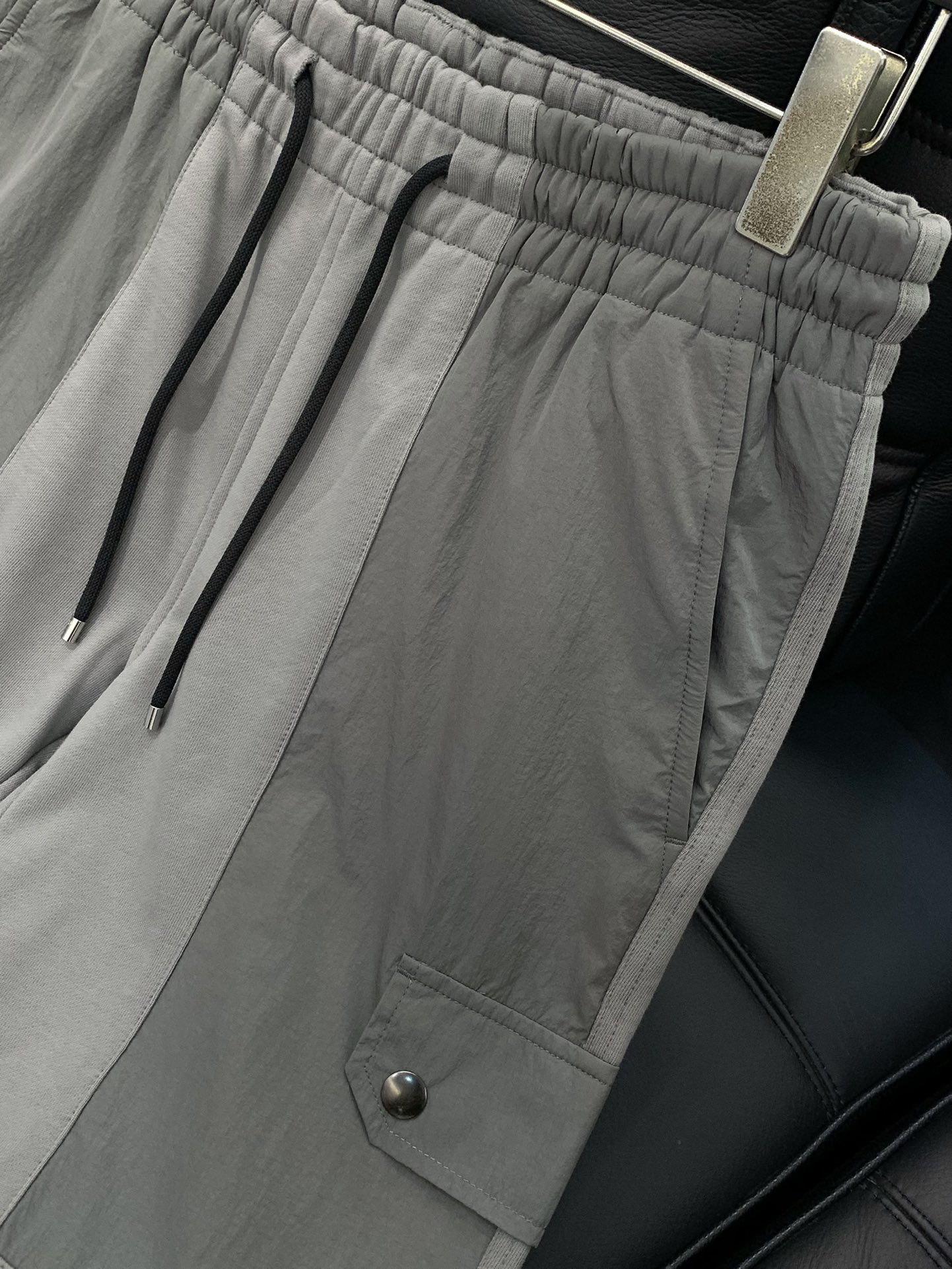 ，juun.j剪裁 yydsJuan.j也是大半个娱乐圈 时髦圈 衣橱一定一定有的品牌。 这个神仙品牌称