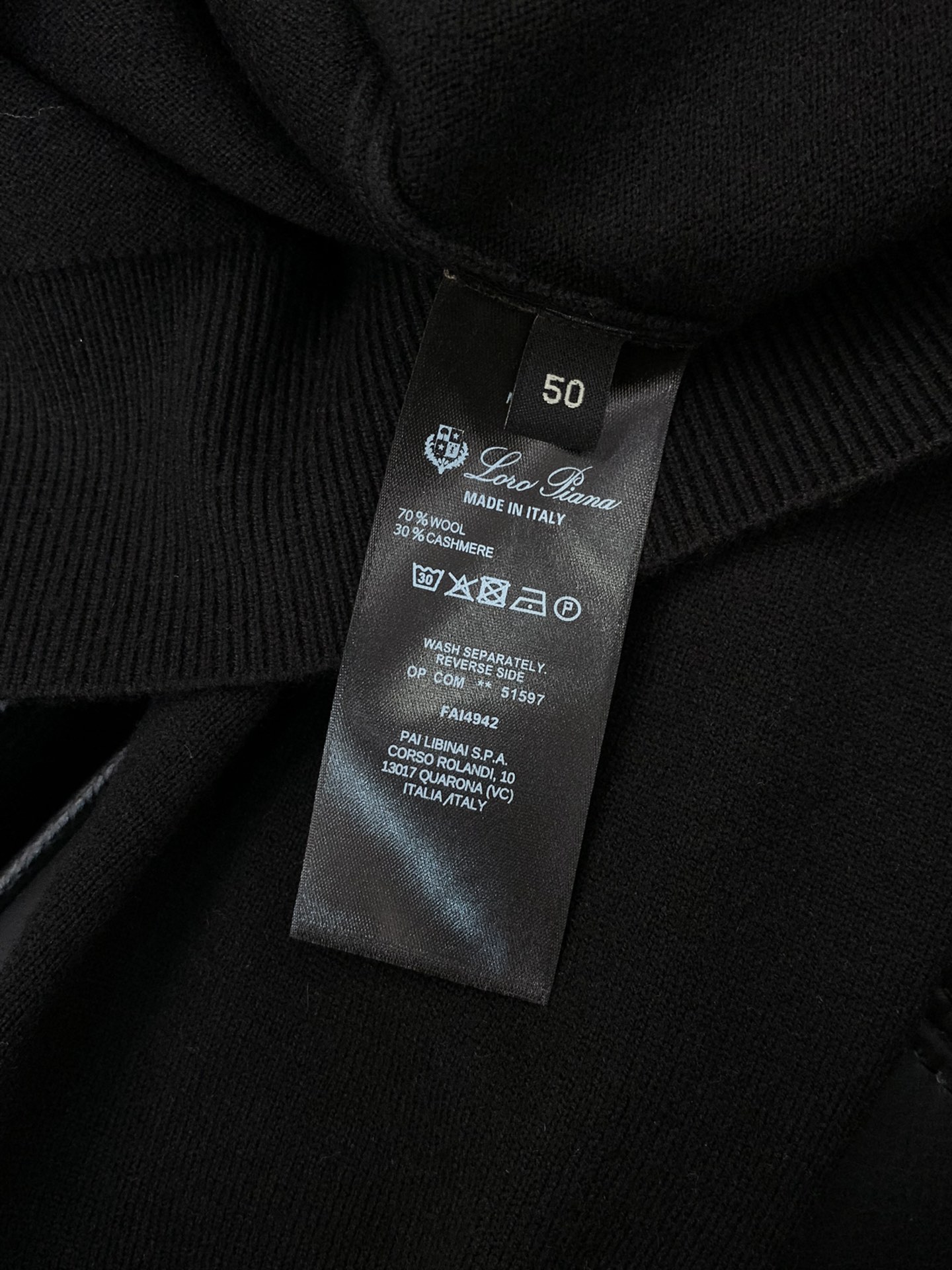 ，Loro Piana(Loro Piana )，冬季最新品，专柜同步有售，原单狠货，时尚休闲羊绒翻领针织毛衣，采用进口