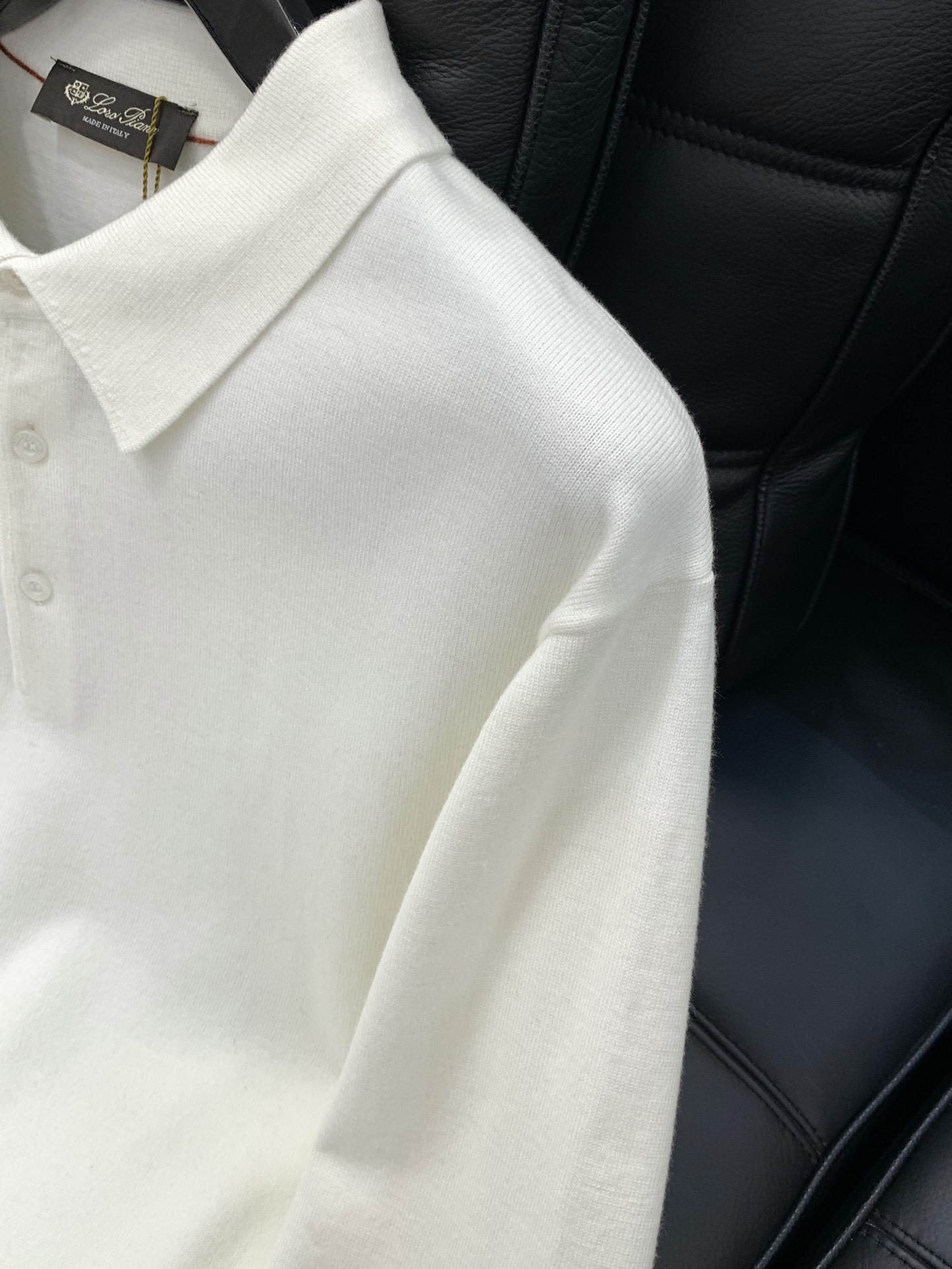 ，Loro Piana(Loro Piana )，冬季最新品，专柜同步有售，原单狠货，时尚休闲羊绒翻领针织毛衣，采用进口
