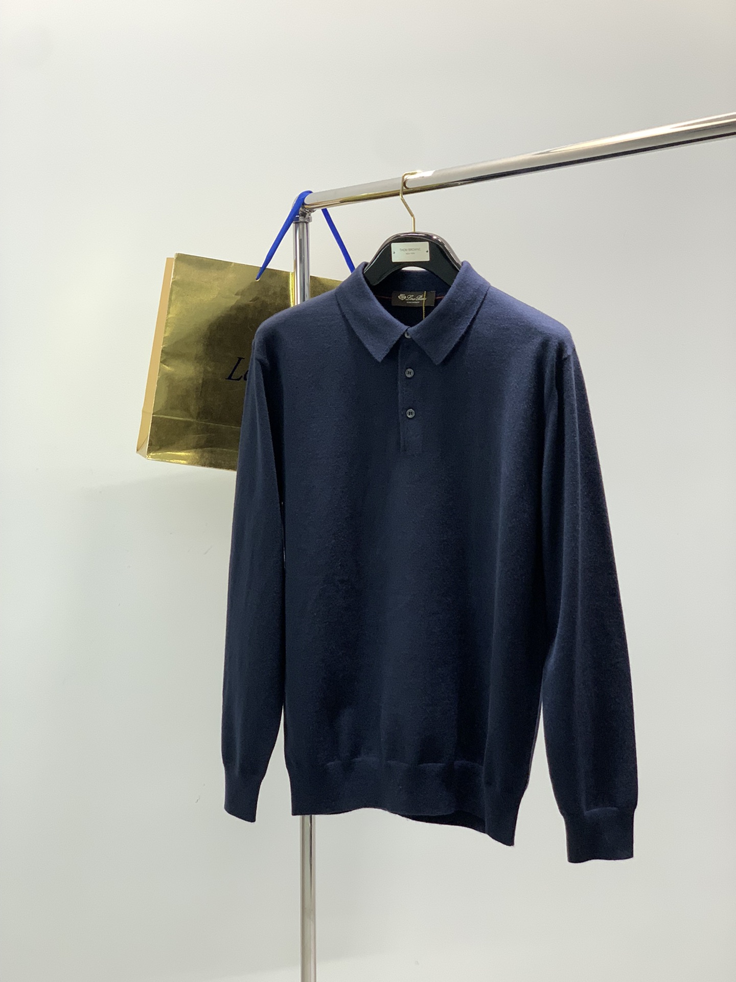 ，Loro Piana(Loro Piana )，冬季最新品，专柜同步有售，原单狠货，时尚休闲羊绒翻领针织毛衣，采用进口