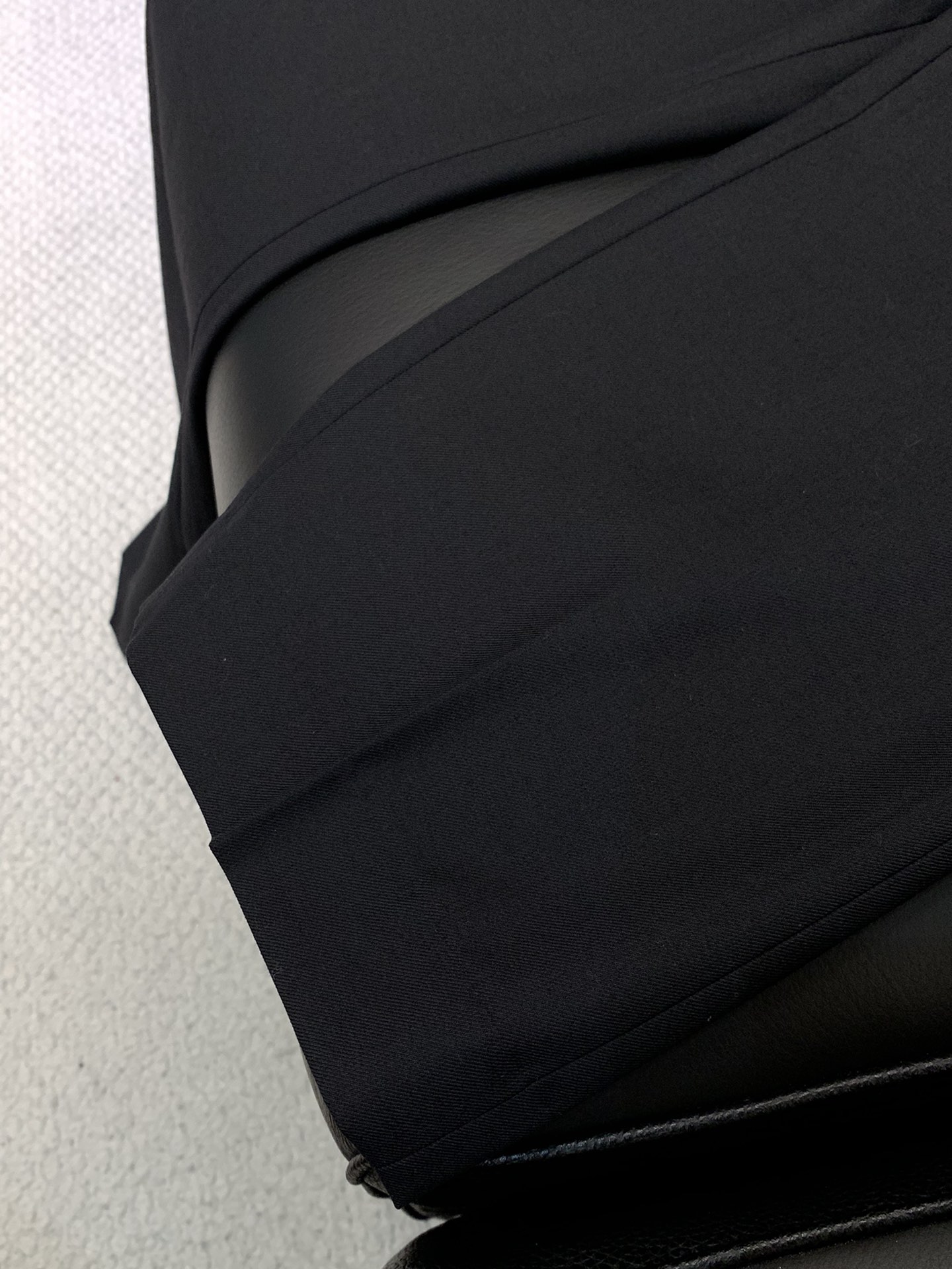 ，LouisVuitton 路易威登，2025秋季最新款，专柜同步有售，原单狠货，时尚休闲西裤，上身很有