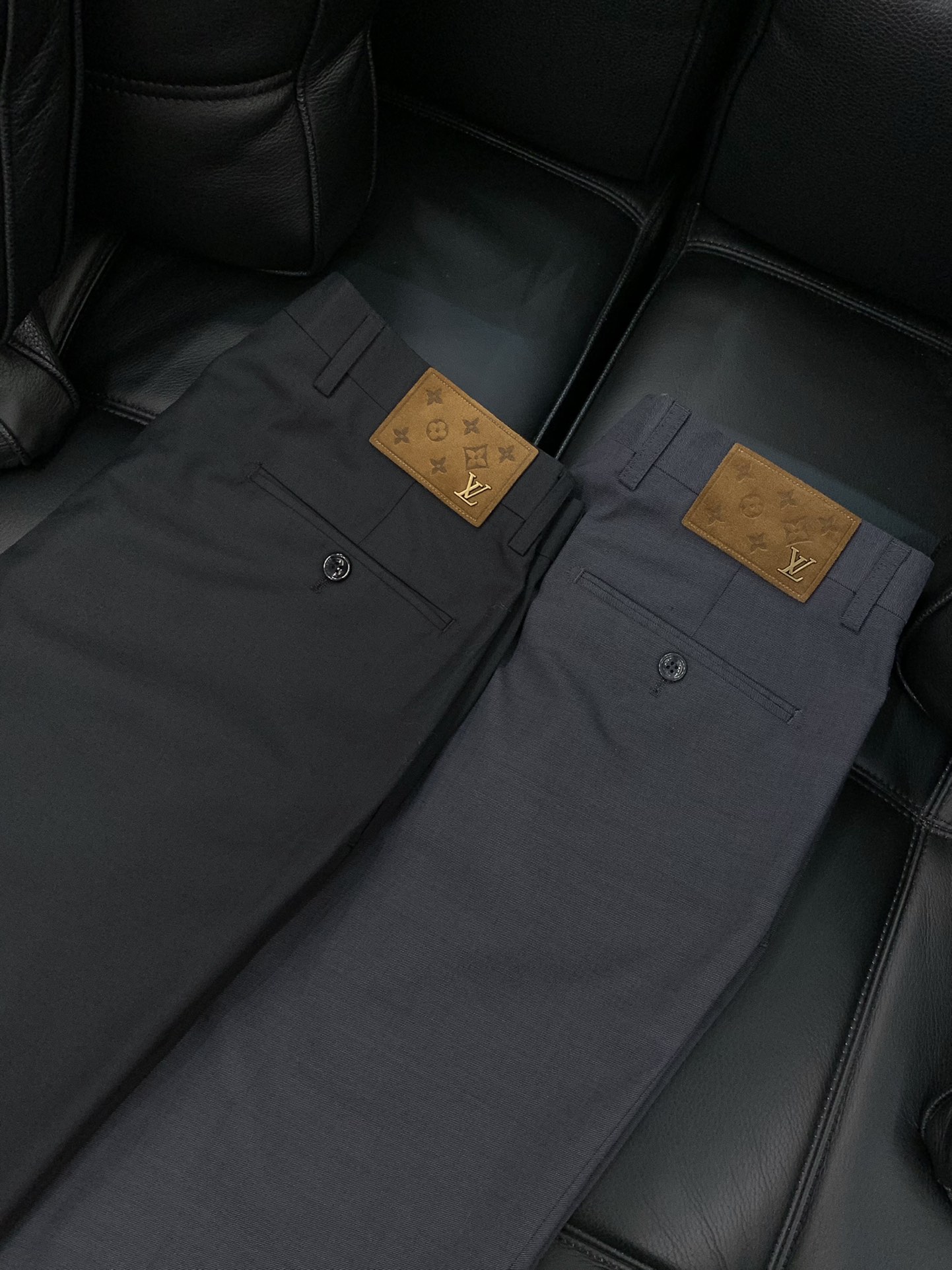 ，LouisVuitton 路易威登，2025秋季最新款，专柜同步有售，原单狠货，时尚休闲西裤，上身很有