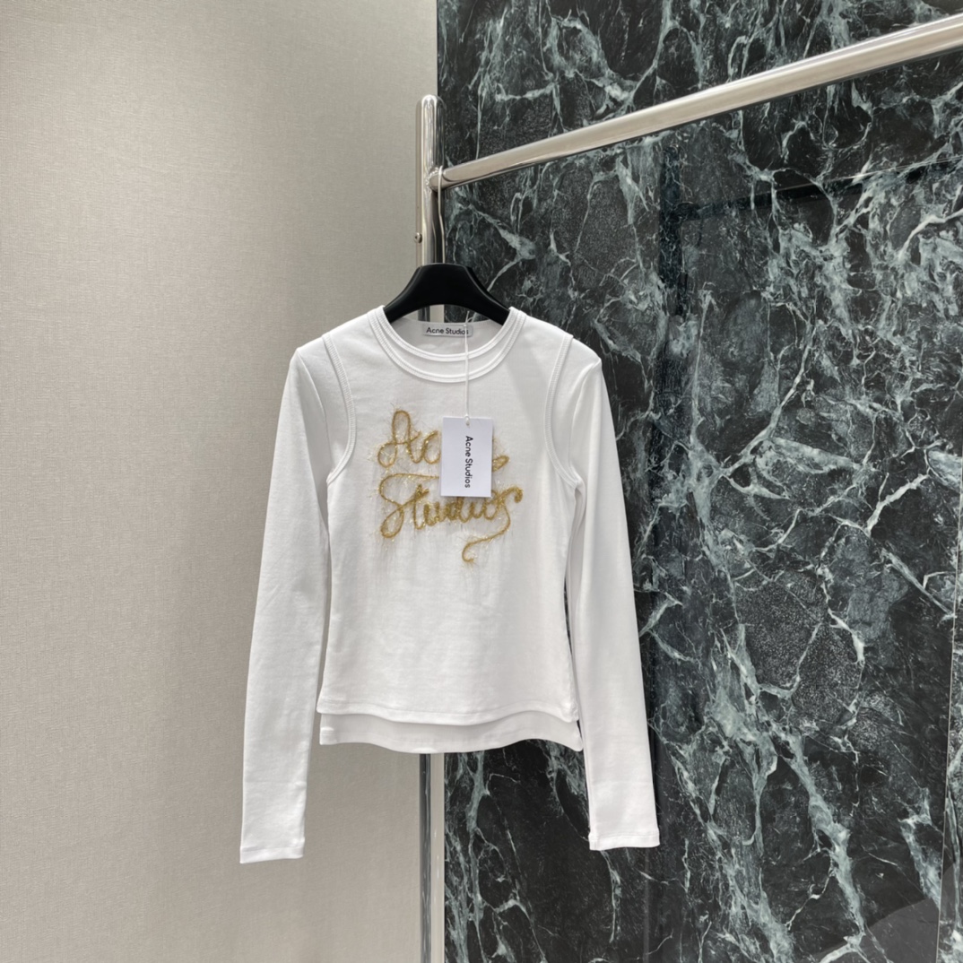 AC 25秋冬新款 假两件长袖T恤 正面金色Logo超有辨识度计 简约设计融合北欧极简风 随便搭配牛仔裤