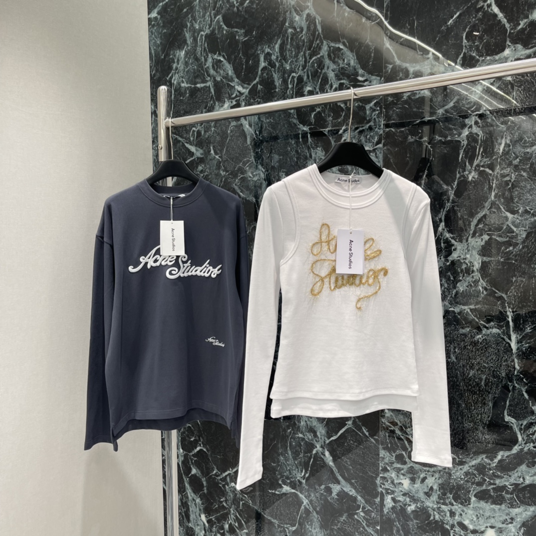 AC 25秋冬新款 刺绣长袖T恤 胸前浮雕刺绣 Logo超有辨识度，低调又有质感计。宽松版型，穿着舒适，