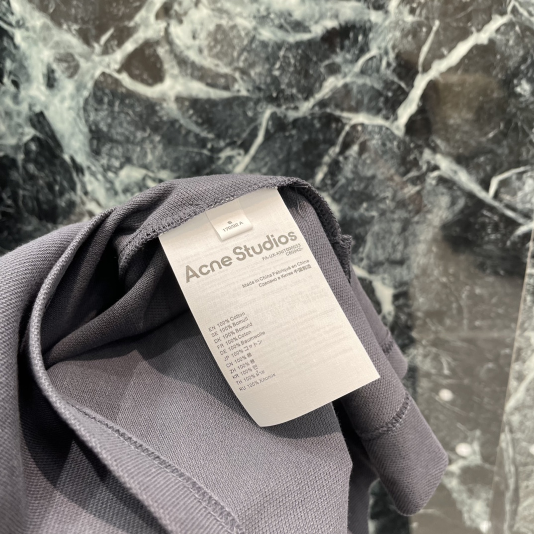 AC 25秋冬新款 刺绣长袖T恤 胸前浮雕刺绣 Logo超有辨识度，低调又有质感计。宽松版型，穿着舒适，