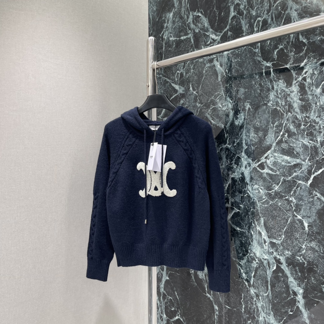 CE 25秋冬新款 凯旋门图案连帽针织衫 正面有撞色品牌图案标识品牌辨识度超高 秋冬穿超舒服!连帽设计休