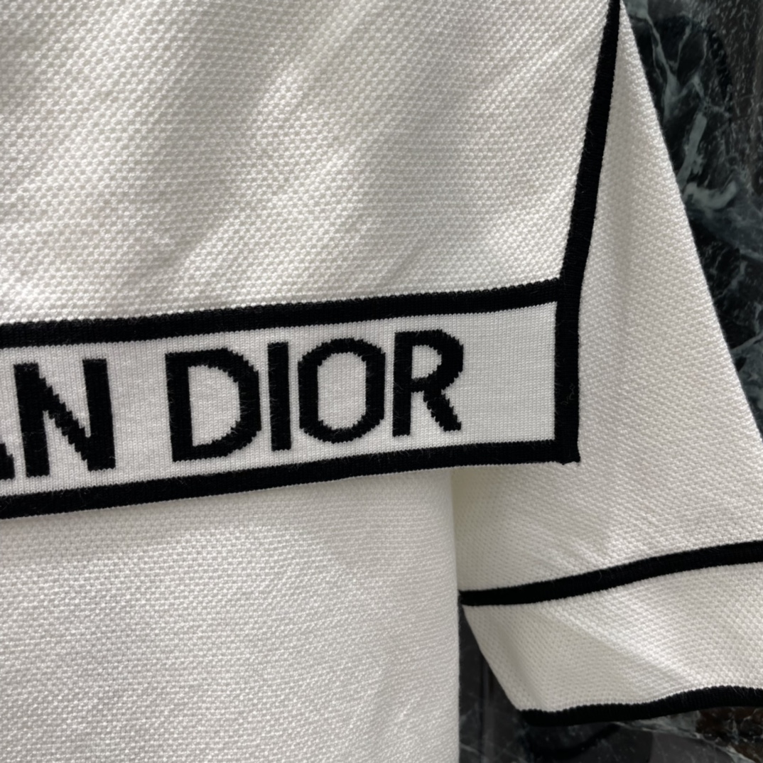 Ｄ家 25秋冬新款 海军领针织上衣 黑色镶边➕双排扣设计 背部品牌字母刺绣logo 复古优雅气质满分。短