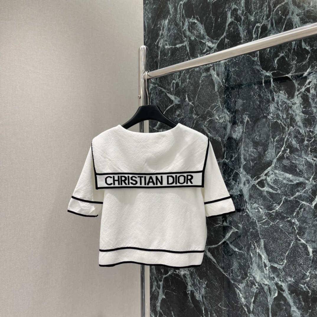 Ｄ家 25秋冬新款 海军领针织上衣 黑色镶边➕双排扣设计 背部品牌字母刺绣logo 复古优雅气质满分。短