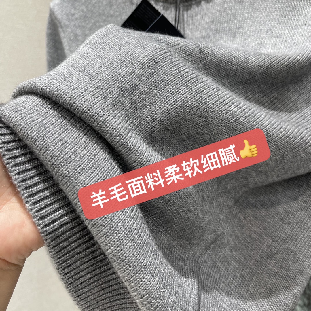 PD 25秋冬新款 领钻针织短袖 领口镶钻点缀，精致感满满，深藏青色低调优雅，单穿或叠穿都很出彩。修身剪