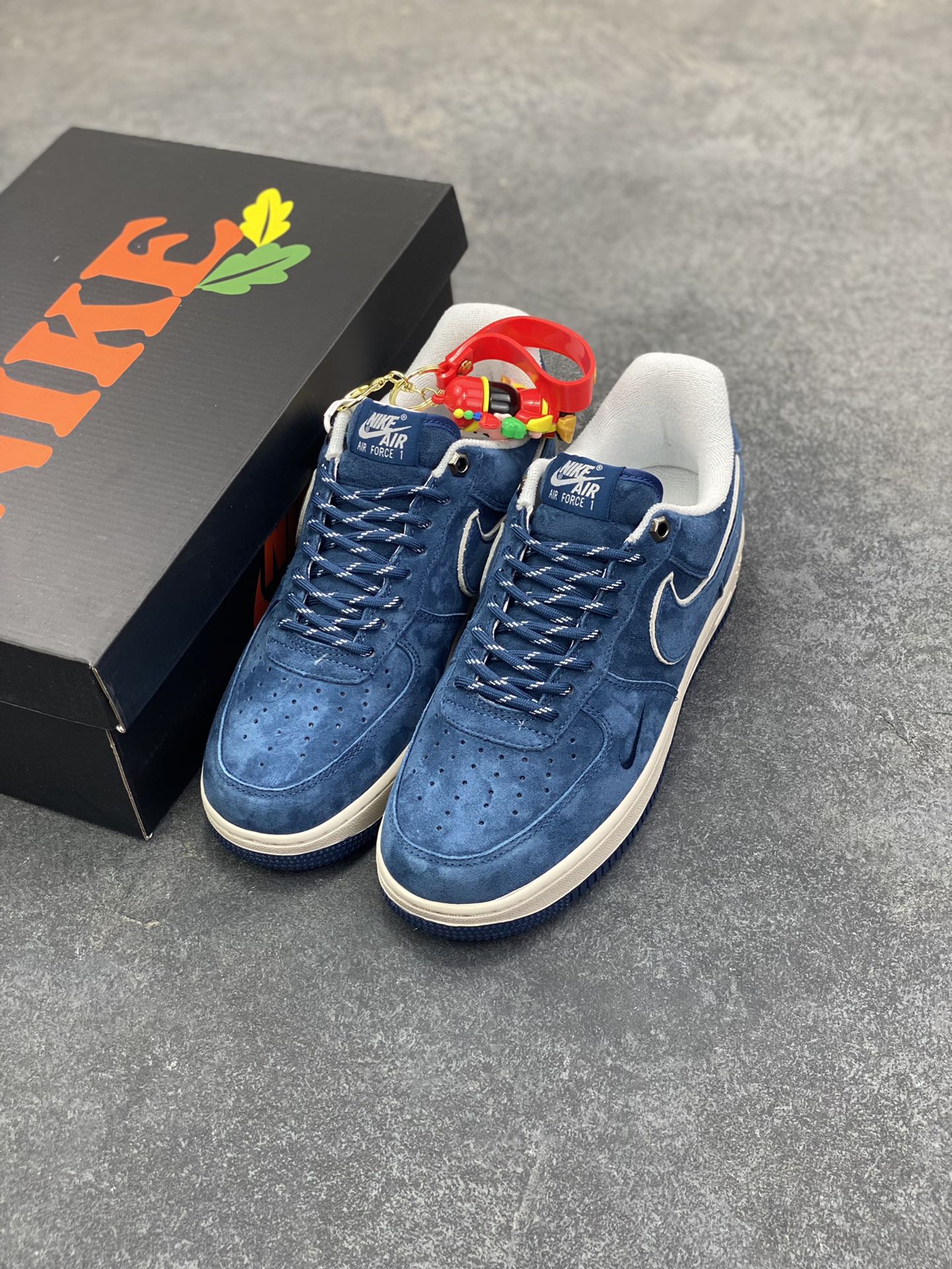 图片[8]-Nike Air Force 1 \’07 Low “头层猪八拼接” 空军一号 高端定制 低帮 运动鞋 休闲鞋 折边针车 工艺难度大 原楦头原纸板 原装鞋盒 定制五金配件 内置全掌气垫 原厂鞋底 货号：DY9867-104 尺码：36 36.5 37.5 38 38.5 39 40 40.5 41 42 42.5 43 44 44.5 45-选品中心