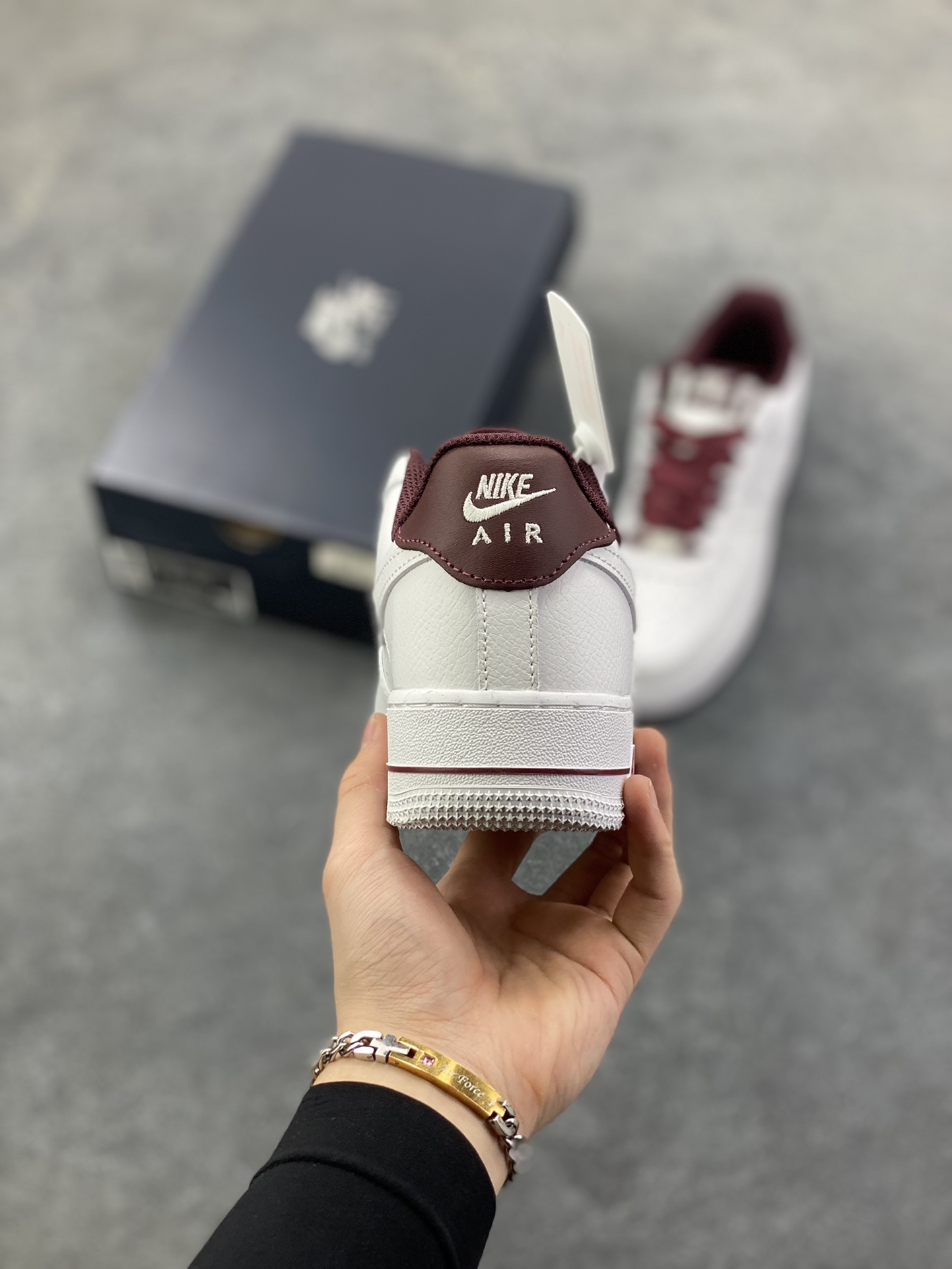 图片[4]-Nike Air Force 1 Low 白深棕 原楦头原纸板 打造纯正空军版型 专注外贸渠道 全掌内置蜂窝气垫 原盒配件 原厂中底钢印、拉帮完美 货号：HV4403-600 尺码：35.5 36 36.5 37.5 38 38.5 39 40-选品中心