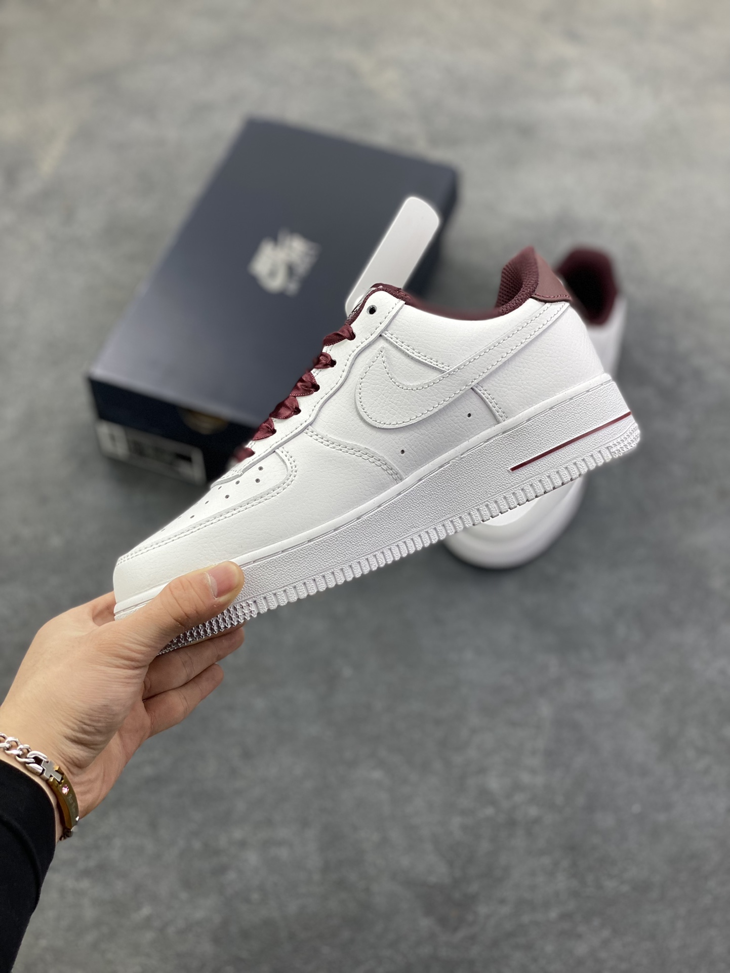 图片[3]-Nike Air Force 1 Low 白深棕 原楦头原纸板 打造纯正空军版型 专注外贸渠道 全掌内置蜂窝气垫 原盒配件 原厂中底钢印、拉帮完美 货号：HV4403-600 尺码：35.5 36 36.5 37.5 38 38.5 39 40-选品中心