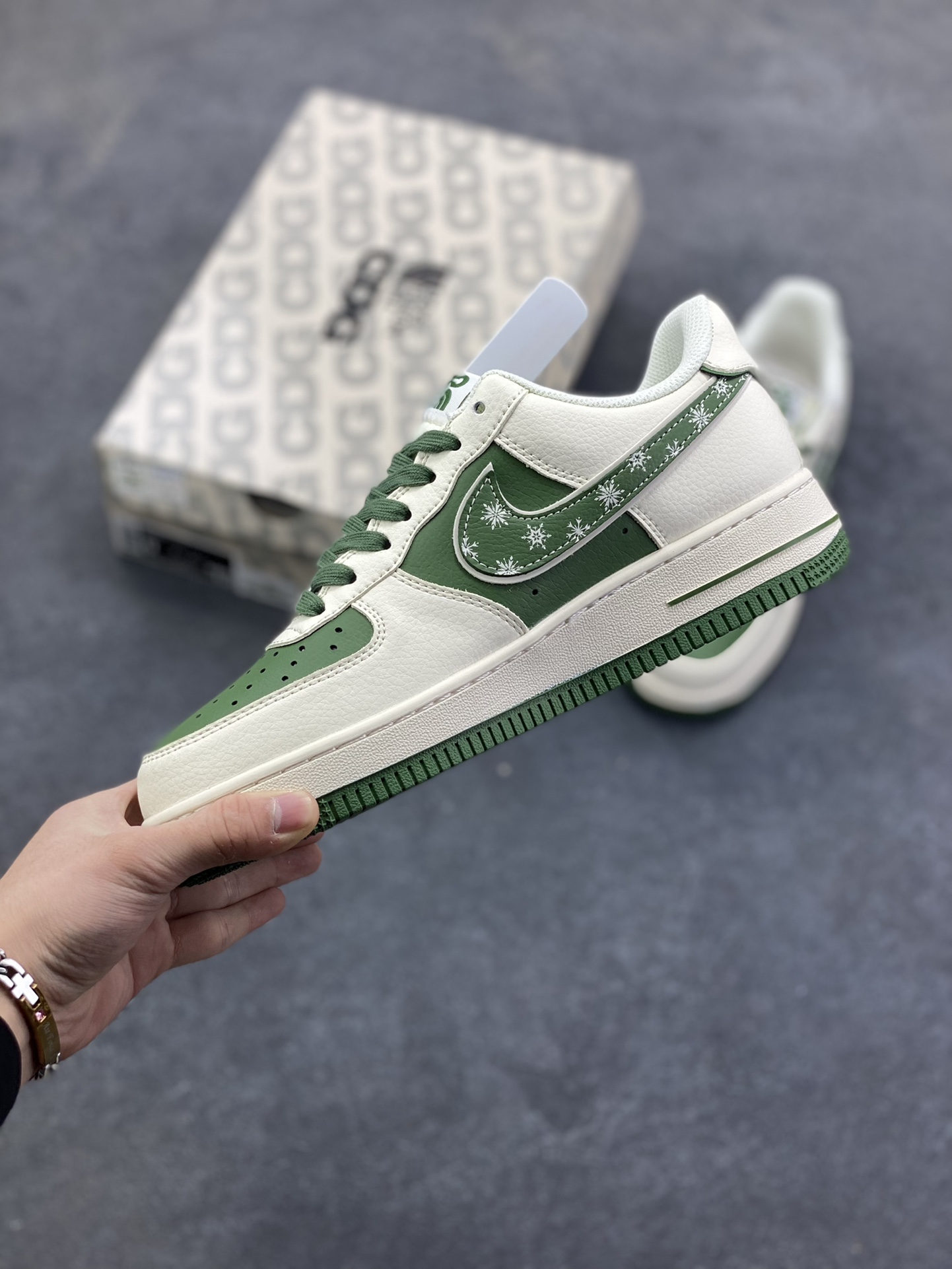 图片[3]-NIke Air Force 1 \’07 Low “北面联名——珠穆朗玛峰”空军一号 低帮 运动鞋 休闲鞋 折边针车 工艺难度大 原楦头原纸板 原装鞋盒 定制五金配件 内置全掌气垫 原厂鞋底 货号：JP8028-065 尺码：36 36.5 37.5 38 38.5 39 40 40.5 41 42 42.5 43 44 44.5 45-选品中心