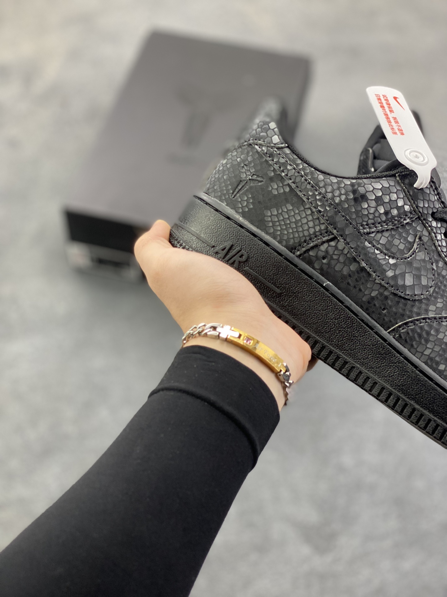 图片[6]-Nike Air Force 1 Low 科比 空军一号低帮运动休闲板鞋 原楦头原纸板 打造纯正空军版型 专注外贸渠道 全掌内置蜂窝气垫 原盒配件 原厂中底钢印、拉帮完美 货号：IB0018-003 尺码：36 36.5 37.5 38 38.5 39 40 40.5 41 42 42.5 43 44 44.5 45-选品中心
