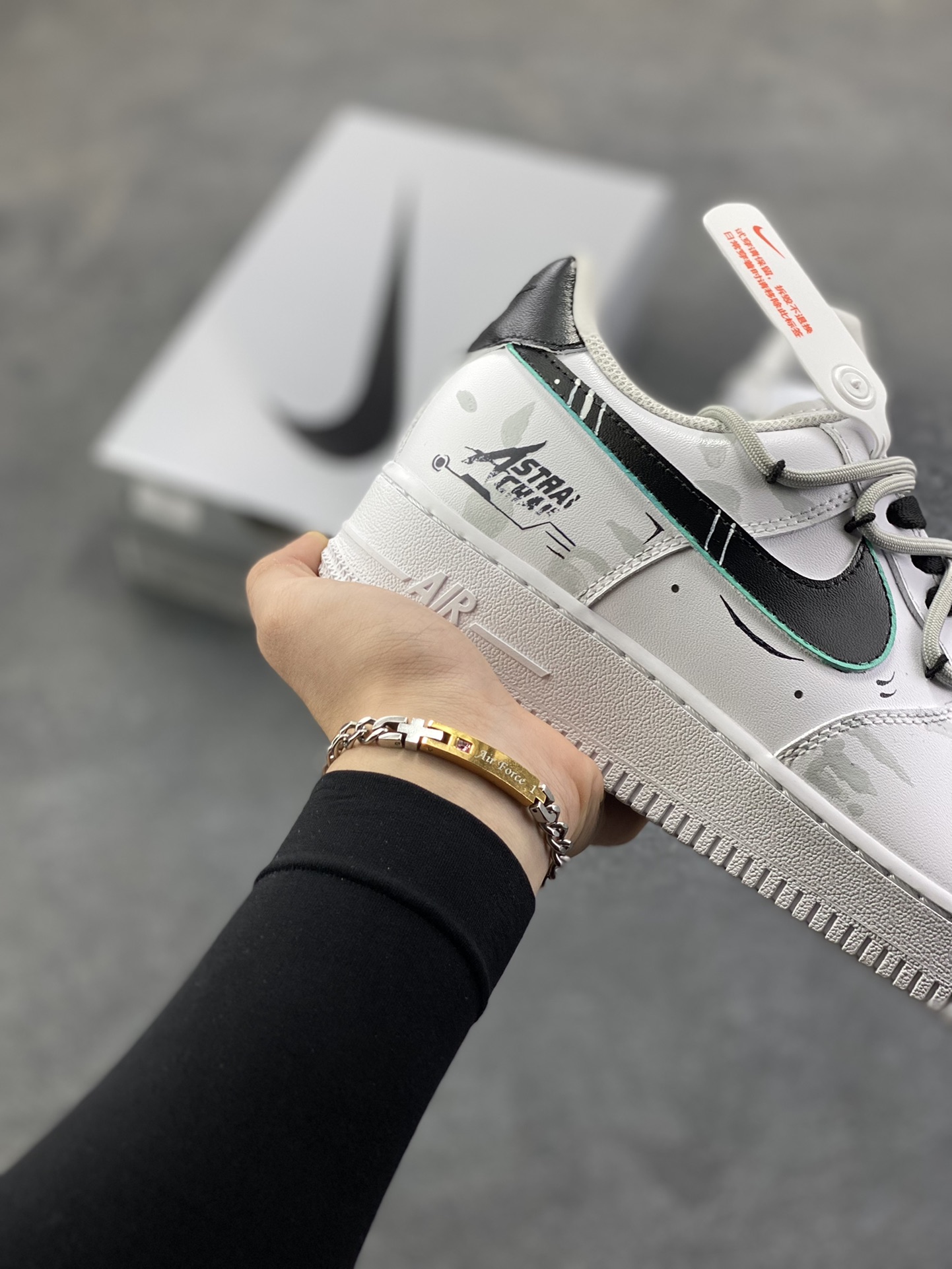 图片[6]-【定制球鞋】Nike Air Force 1 拂晓之诗 涂鸦手绘 暗纹 解构 耐磨 低帮 板鞋 男女同款原楦头原纸板 原装鞋盒 定制五金配件 内置全掌气垫 原厂鞋底 货号：CW2288-111 尺码： 36 36.5 37.5 38 38.5 39 40 40.5 41 42 42.5 43 44 44.5 45-选品中心