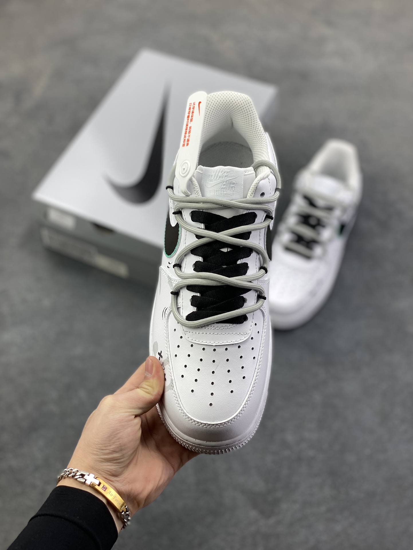图片[2]-【定制球鞋】Nike Air Force 1 拂晓之诗 涂鸦手绘 暗纹 解构 耐磨 低帮 板鞋 男女同款原楦头原纸板 原装鞋盒 定制五金配件 内置全掌气垫 原厂鞋底 货号：CW2288-111 尺码： 36 36.5 37.5 38 38.5 39 40 40.5 41 42 42.5 43 44 44.5 45-选品中心