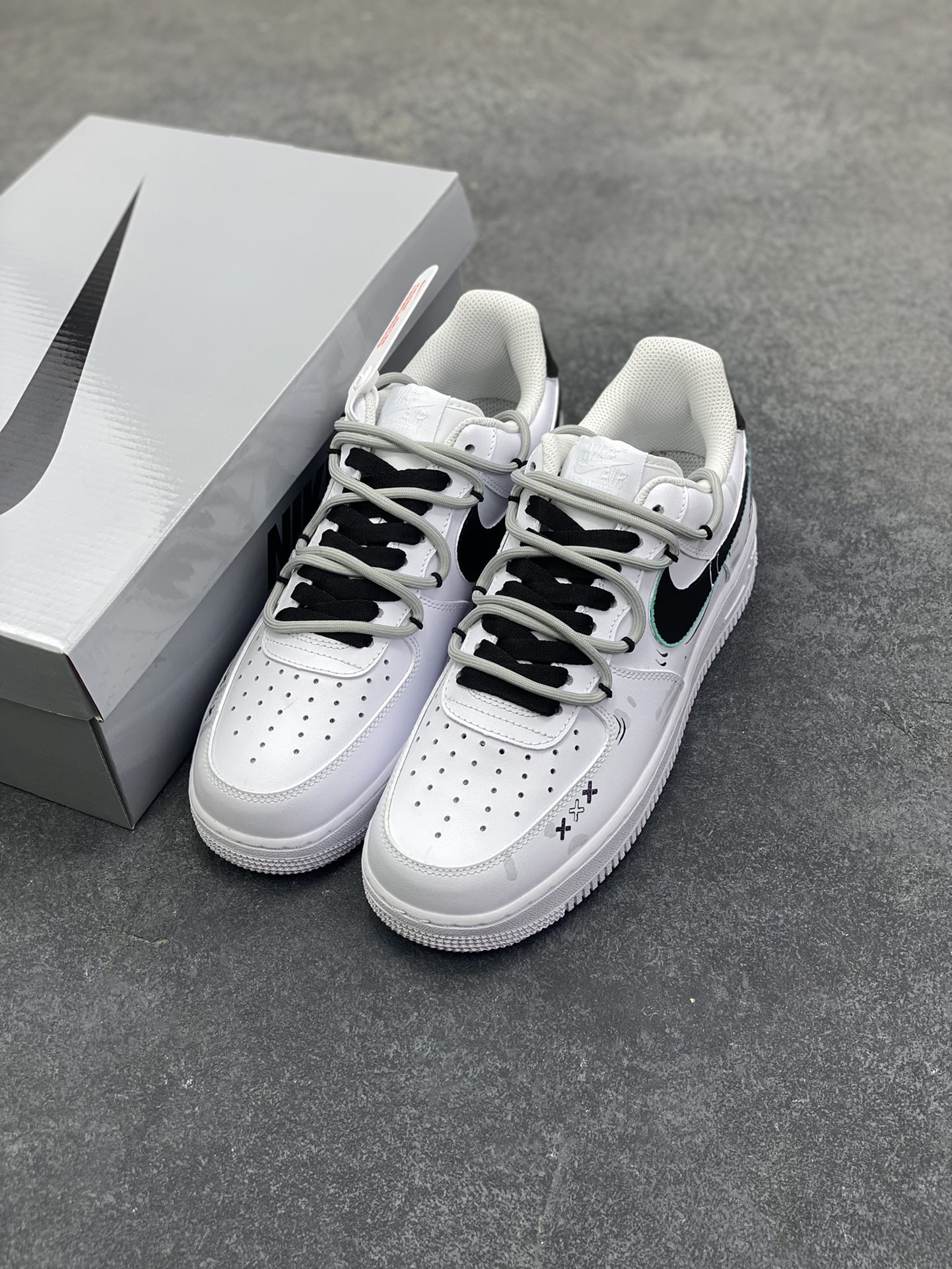 图片[8]-【定制球鞋】Nike Air Force 1 拂晓之诗 涂鸦手绘 暗纹 解构 耐磨 低帮 板鞋 男女同款原楦头原纸板 原装鞋盒 定制五金配件 内置全掌气垫 原厂鞋底 货号：CW2288-111 尺码： 36 36.5 37.5 38 38.5 39 40 40.5 41 42 42.5 43 44 44.5 45-选品中心