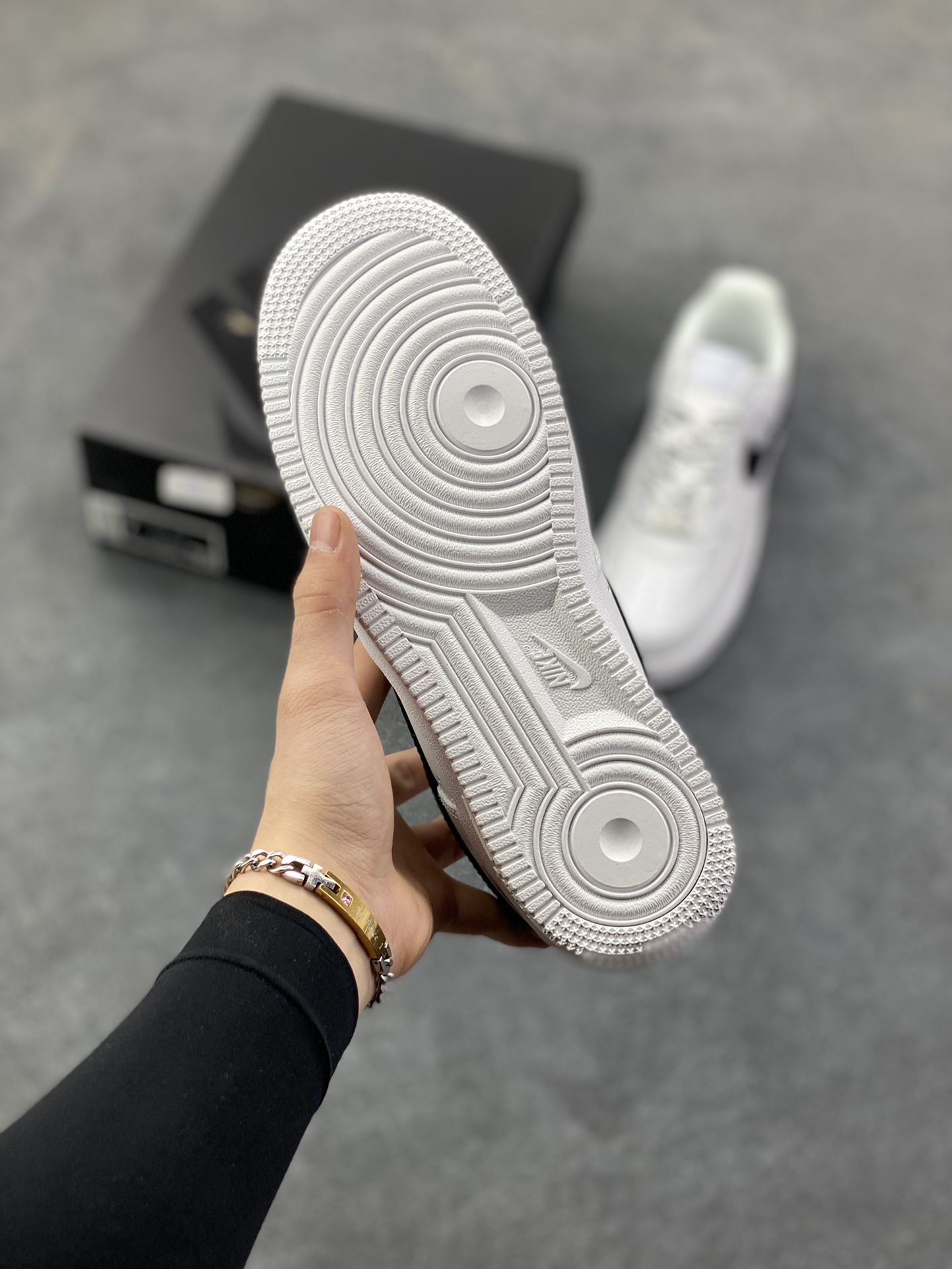 图片[5]-Nike Air Force 1 Low Supreme联名 空军一号低帮运动休闲板鞋 原楦头原纸板 打造纯正空军版型 专注外贸渠道 全掌内置蜂窝气垫 原盒配件 原厂中底钢印、拉帮完美 货号：CU9225-102 尺码：36 36.5 37.5 38 38.5 39 40 40.5 41 42 42.5 43 44 44.5 45-选品中心