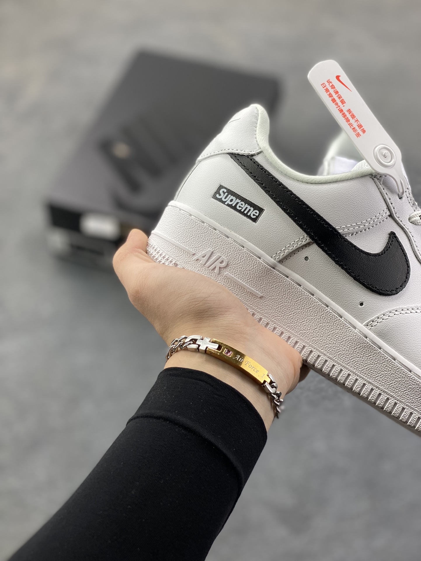 图片[6]-Nike Air Force 1 Low Supreme联名 空军一号低帮运动休闲板鞋 原楦头原纸板 打造纯正空军版型 专注外贸渠道 全掌内置蜂窝气垫 原盒配件 原厂中底钢印、拉帮完美 货号：CU9225-102 尺码：36 36.5 37.5 38 38.5 39 40 40.5 41 42 42.5 43 44 44.5 45-选品中心