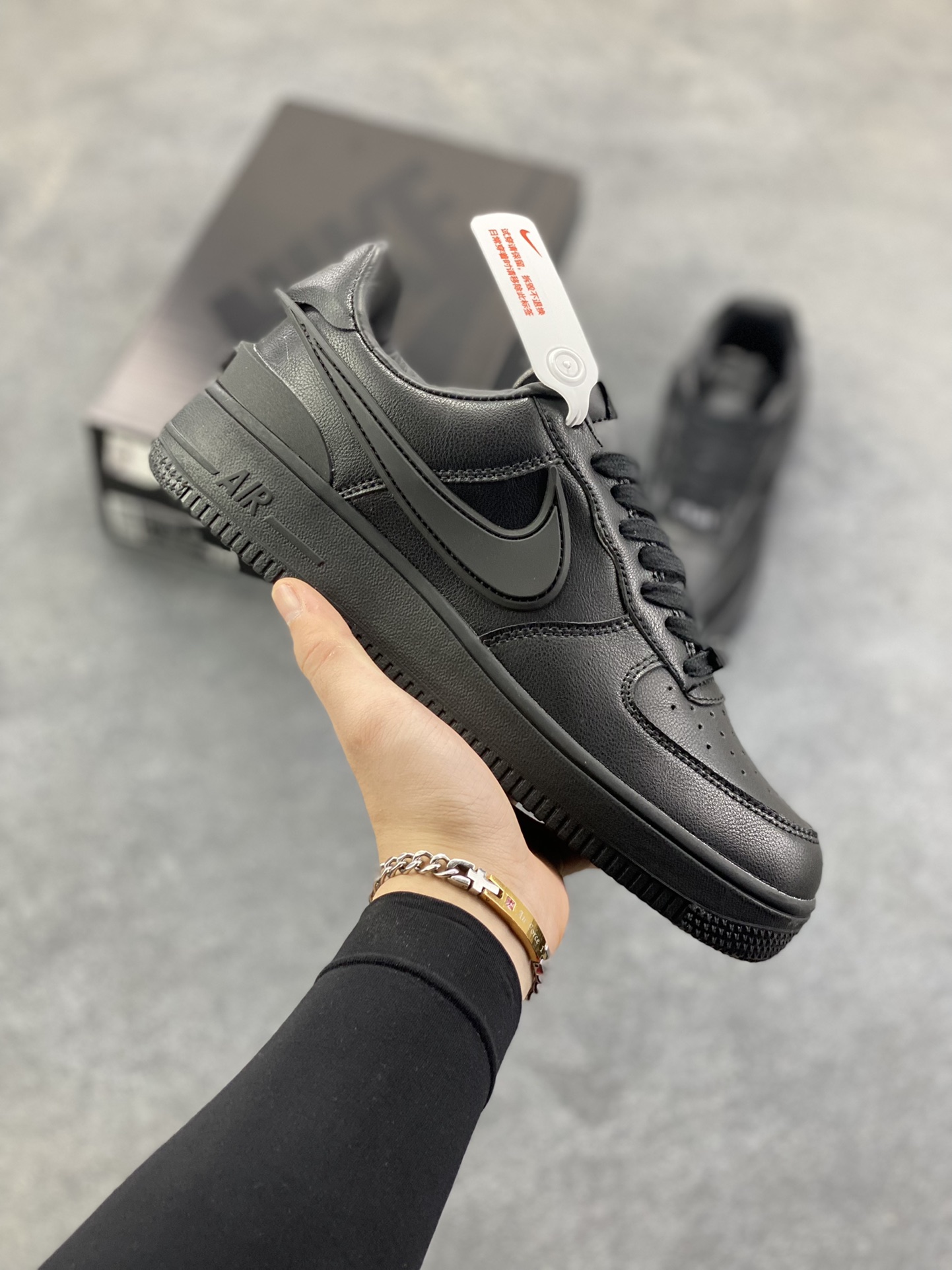 超级福利🎉 核心特价💰80
👊长期补货💯
Nike Air Force 1 ’07 Low 空军一号低帮百搭休闲运动板鞋。柔软、弹性十足的缓震性能和出色的中底设计,横跨复古与现代的外型结合,造就出风靡全球三十多年的Force 1,直到今天还深受青睐
货号:DV3464-003
码数:36 36.5 37.5 38 38.5 39 40 40.5 41 42 42.5 43 44 44.5 45