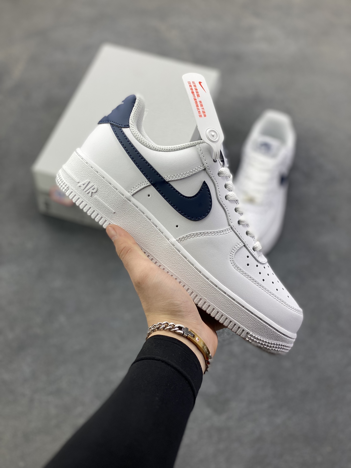 超级福利🎉 核心特价💰100
👊长期补货💯
Nike Air Force 1 Low 白深蓝 空军一号低帮运动休闲板鞋 原楦头原纸板 打造纯正空军版型 专注外贸渠道 全掌内置蜂窝气垫 原盒配件 原厂中底钢印、拉帮完美
货号:FJ4146-119
尺码:36 36.5 37.5 38 38.5 39 40 40.5 41 42 42.5 43 44 44.5 45