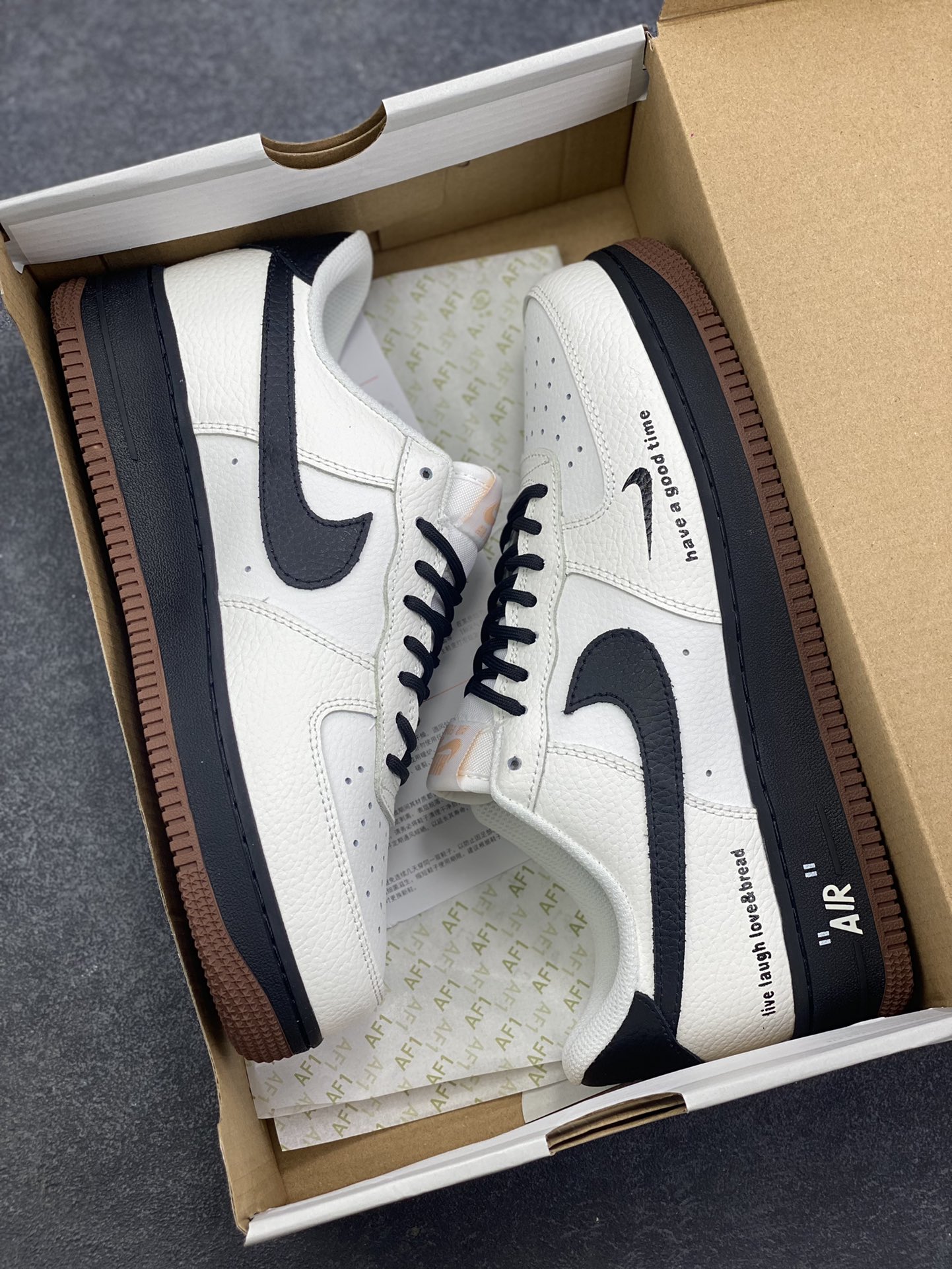 图片[9]-Nike Air Force 1 Low 空军一号低帮百搭休闲运动板鞋。柔软、弹性十足的缓震性能和出色的中底设计，横跨复古与现代的外型结合，造就出风靡全球三十多年的Force 1，直到今天还深受青睐。 货号：IM3378-122 尺码：36 36.5 37.5 38 38.5 39 40 40.5 41 42 42.5 43 44 44.5 45-选品中心