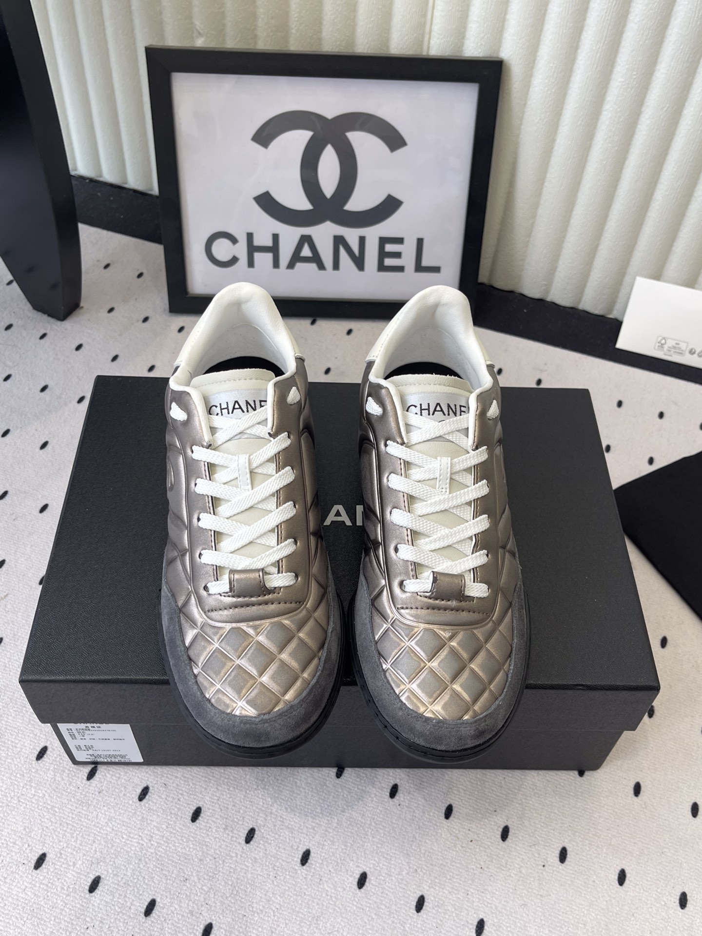 NO:611847,Chanel's new baseball shoes, the top version, a must-have casual shoe for Coco girls, super soft sole with broken studs, original customized cowhide rhombus upper, imported custom sheepskin lining, original open molded broken spike rubber outsole Size: 35-40, casual shoes/sports shoes, chanel, sneakers, cowhide, sheepskin19860909Chanel新款棒球鞋 顶级版本 coco女孩必入的一款休闲鞋 鞋底碎钉设计超级柔软 原版定制牛皮菱格纹鞋面 进口定制羊皮内里 原版开模碎钉橡胶大底 Size: 35-40,休闲鞋/运动鞋,chanel,sneakers,cowhide,sheepskin,Women's Shoes