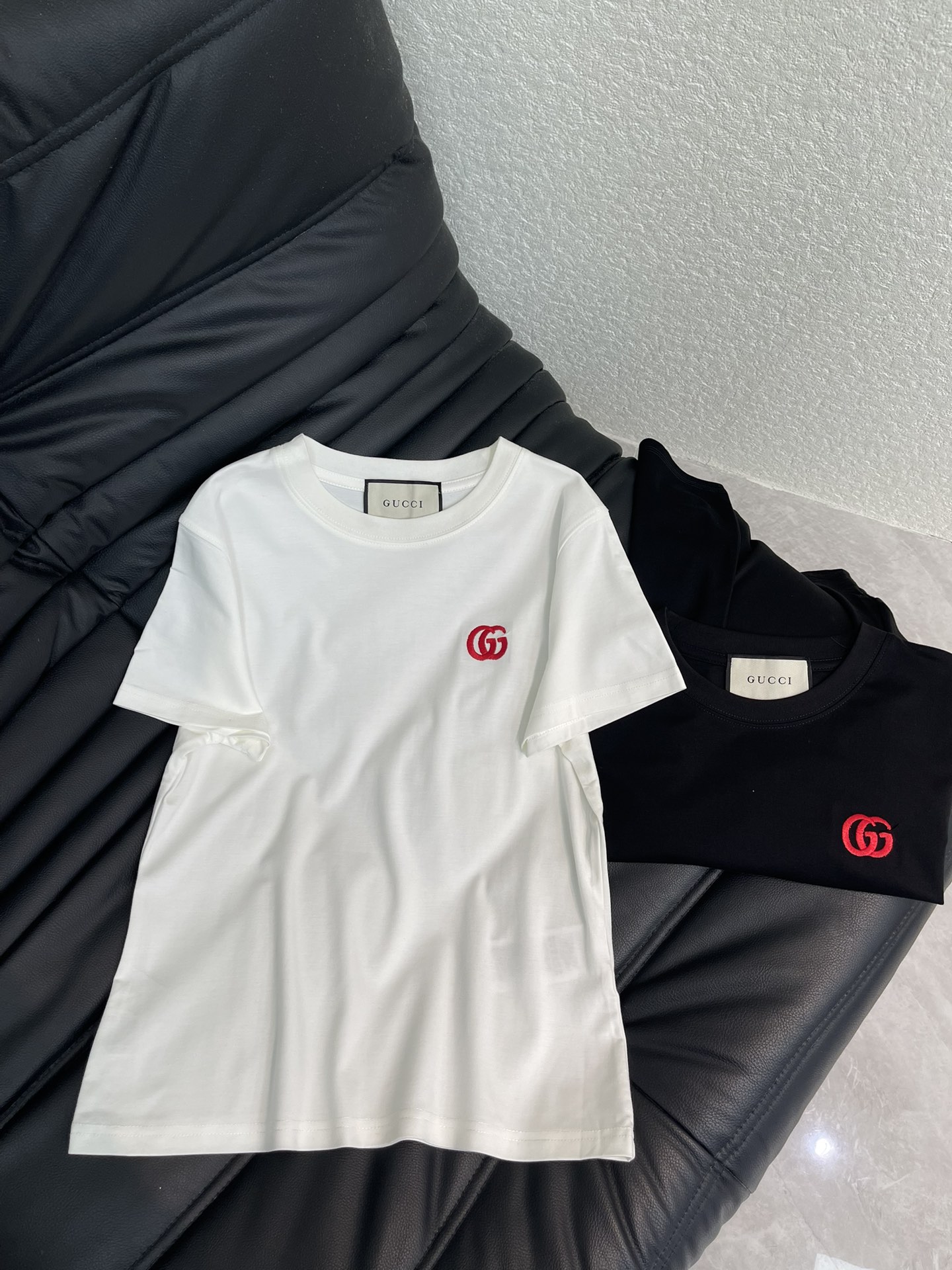 NO:605468,Gucc*26 new early spring GG embroidered letter short-sleeved T-shirt!  Mercerized cotton fabric Slim fit High-density fashionable sports style Everyday wear Playful and age-reducing design elements full of vitality High quality Sizes SML, gucci, T-shirt, tees, t-shirt, alexander wang19860909Gucc*26早春新款GG刺绣字母短袖T恤！丝光棉面料 修身版型 高密度时髦运动风 每个日常的穿搭 俏皮减龄充满元气的设计元素 高品质 尺码SML,,gucci,T-shirt,tees，t-shirt,alexander wang,Women's clothing