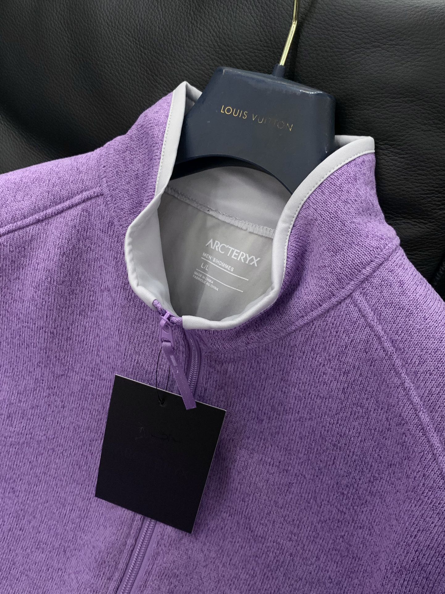 ，始祖鸟秋冬COVERT玛卡龙配色刺绣版本ARC’TERYX系列立领开衫轻量抓绒外套，针织衫毛衣夹克外套