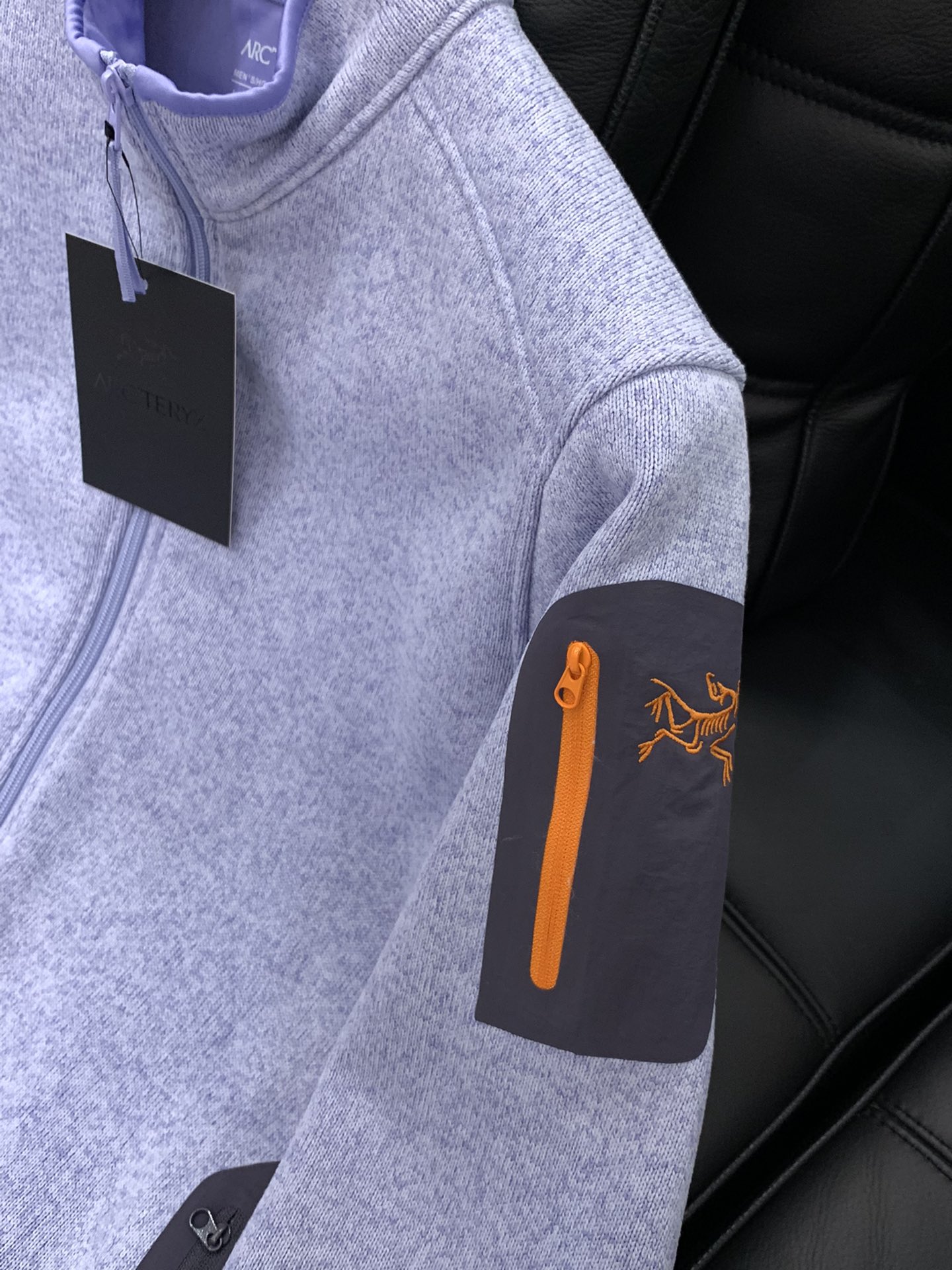 ，始祖鸟秋冬COVERT玛卡龙配色刺绣版本ARC’TERYX系列立领开衫轻量抓绒外套，针织衫毛衣夹克外套