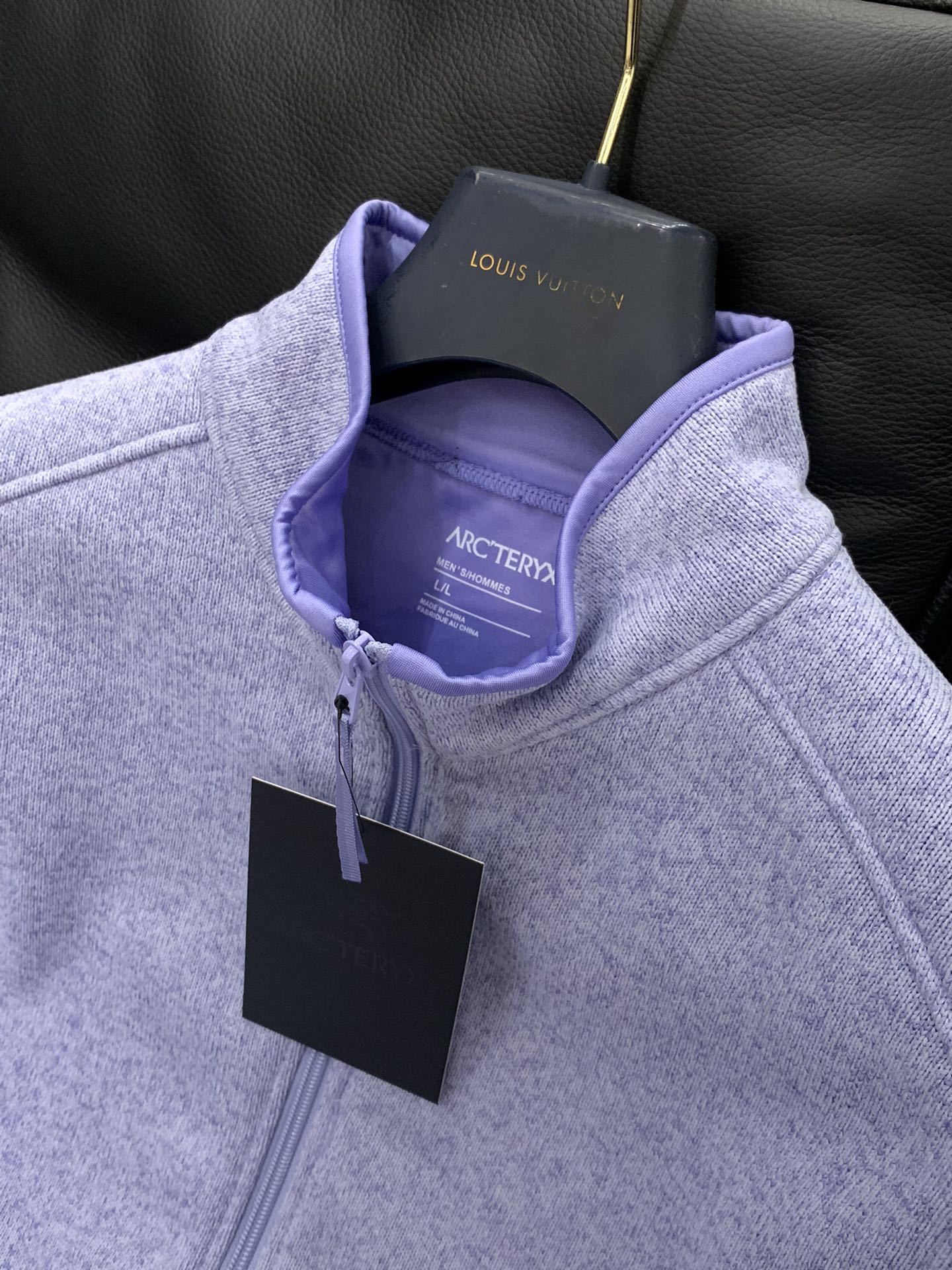 ，始祖鸟秋冬COVERT玛卡龙配色刺绣版本ARC’TERYX系列立领开衫轻量抓绒外套，针织衫毛衣夹克外套