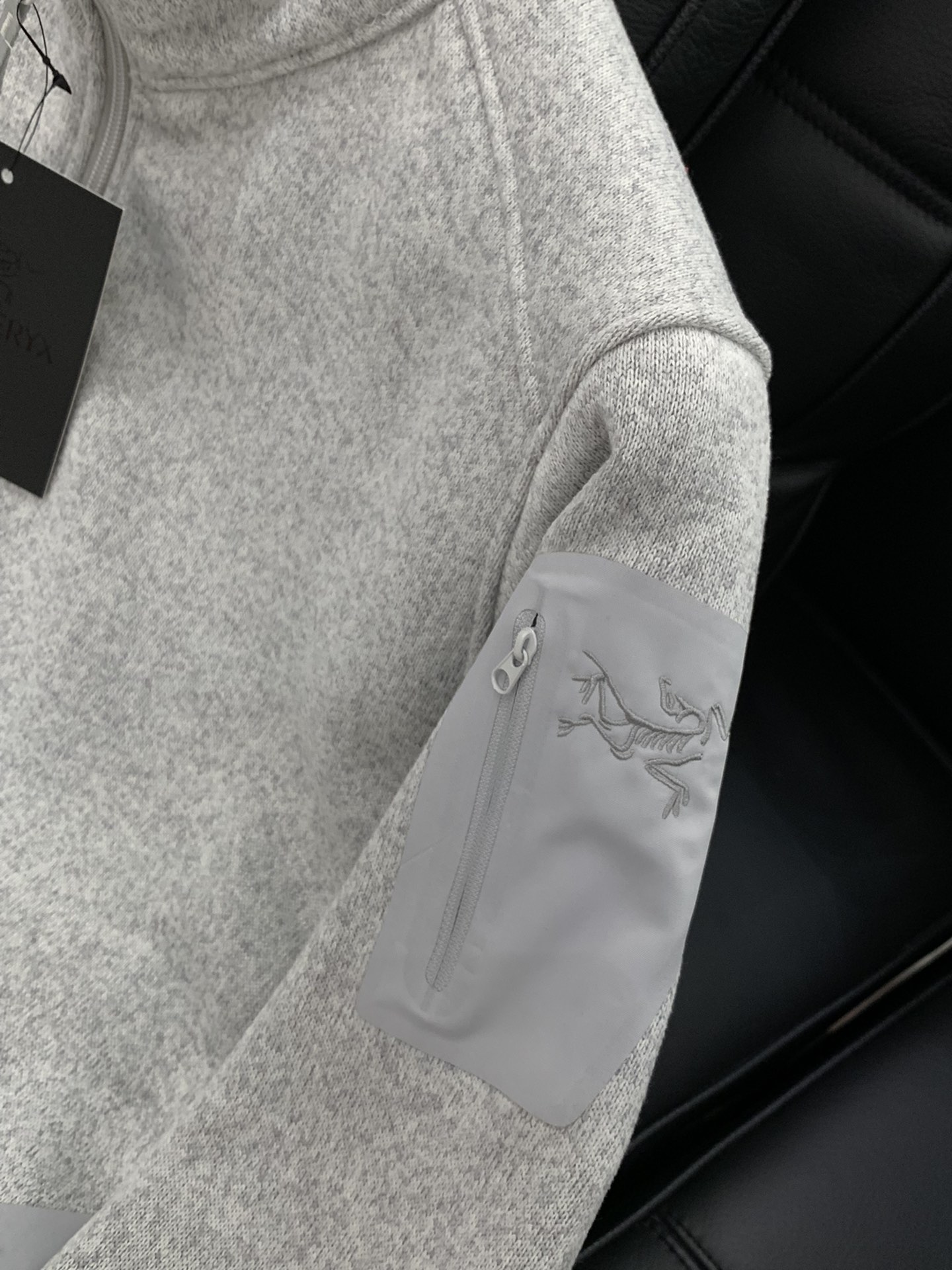 ，始祖鸟秋冬COVERT玛卡龙配色刺绣版本ARC’TERYX系列立领开衫轻量抓绒外套，针织衫毛衣夹克外套