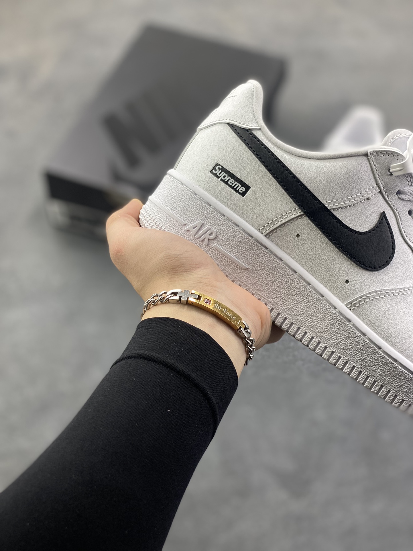 图片[6]-Nike Air Force 1 Low Supreme联名 空军一号低帮运动休闲板鞋 原楦头原纸板 打造纯正空军版型 专注外贸渠道 全掌内置蜂窝气垫 原盒配件 原厂中底钢印、拉帮完美 货号：CU9225-102 尺码：36 36.5 37.5 38 38.5 39 40 40.5 41 42 42.5 43 44 44.5 45-选品中心