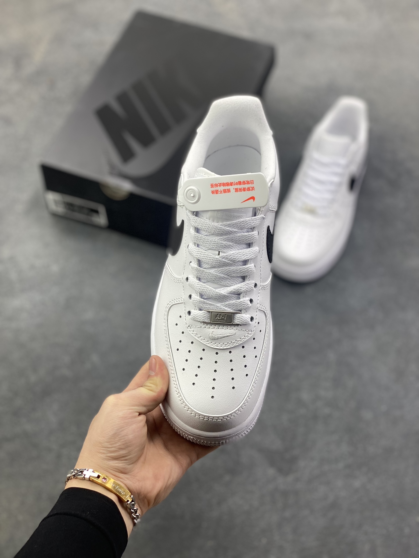 图片[2]-Nike Air Force 1 Low Supreme联名 空军一号低帮运动休闲板鞋 原楦头原纸板 打造纯正空军版型 专注外贸渠道 全掌内置蜂窝气垫 原盒配件 原厂中底钢印、拉帮完美 货号：CU9225-102 尺码：36 36.5 37.5 38 38.5 39 40 40.5 41 42 42.5 43 44 44.5 45-选品中心