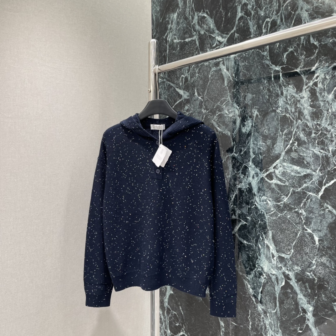 brunellocucinelli 25秋冬新款 亮片连帽针织上衣 休闲感满满，亮片点缀让整体更有层次感
