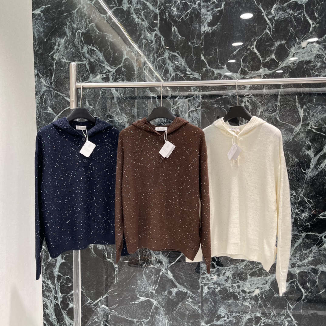 brunellocucinelli 25秋冬新款 亮片连帽针织上衣 休闲感满满，亮片点缀让整体更有层次感
