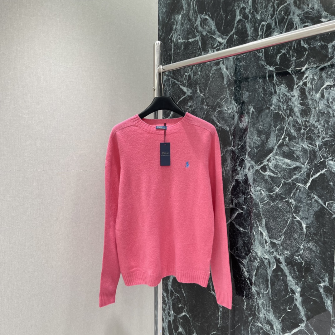 拉夫 25秋冬新款 圆领套头毛衣 左胸经典小马刺绣 品牌感满满 宽松版型，适合多种身材。粉色温柔复古 随