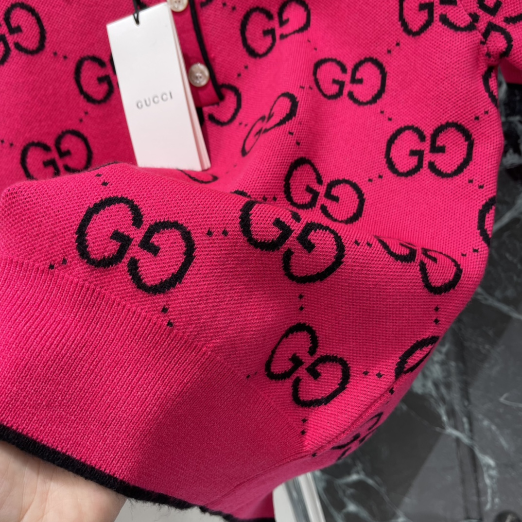 G家 25秋冬新款 提花翻领针织短袖 经典双G提花➕撞色设计，复古优雅，时尚感满满!圆领简约百搭，短袖剪