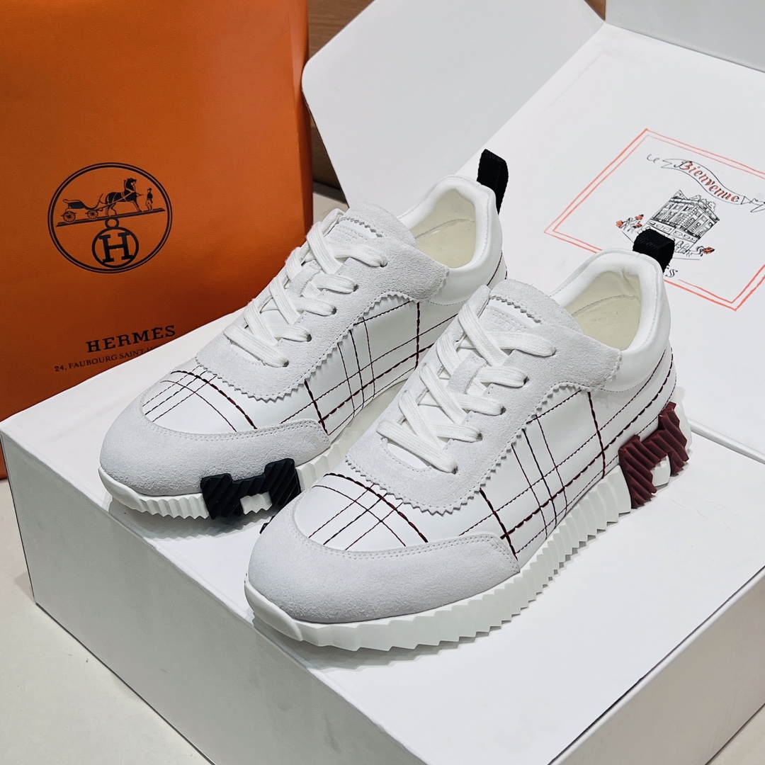 NO:668716,HE*M^ (Emma & Shi) two-color sole couple sports and casual shoes!  The highest version [strong] Purchasing level quality [strong] A very beautiful casual shoe, grand yet cute!  Classic style, unique and attractive height increasing shoes!  The fabric is imported high-tech canvas and suede goatskin sneakers. The lightweight sole is decorated with contrasting patterns, the lining is original breathable imported sheepskin, the foot pads are imported sheepskin, and the original outsole is custom molded. The heel height is 2.5cm. The outsole is 1:1 quality with the original, two-color effect. Sizes for women are 35-40, men's 39-45. Colors: white, grey, black, dark blue, light blue, red, orange, milk cloth,  P for men and women, casual shoes/sports shoes, hermes, sneakers, sheepskin, chamois leather19860909HE*M^（爱玛&仕）双色底情侣款运动休闲鞋！ 最高版本[强]代购级别品质[强] 非常漂亮的一款休闲鞋,大气而又不失可爱！经典的款型,独具魅力的增高鞋！ 面料为进口高科技帆布和麂皮山羊皮运动鞋.  轻盈鞋底装饰撞色图案打造,内里为原版透气进口羊皮里,垫脚进口羊皮,原版大底定制开模.跟高2.5cm. 大底与原版1:1品质,双色效果. 码数女35-40,男款39-45 颜色白色,灰色,黑色,深蓝色,浅蓝色,红色,橙色,牛奶布, P女男,休闲鞋/运动鞋,hermes,sneakers,sheepskin,chamois leather,Women's Shoes