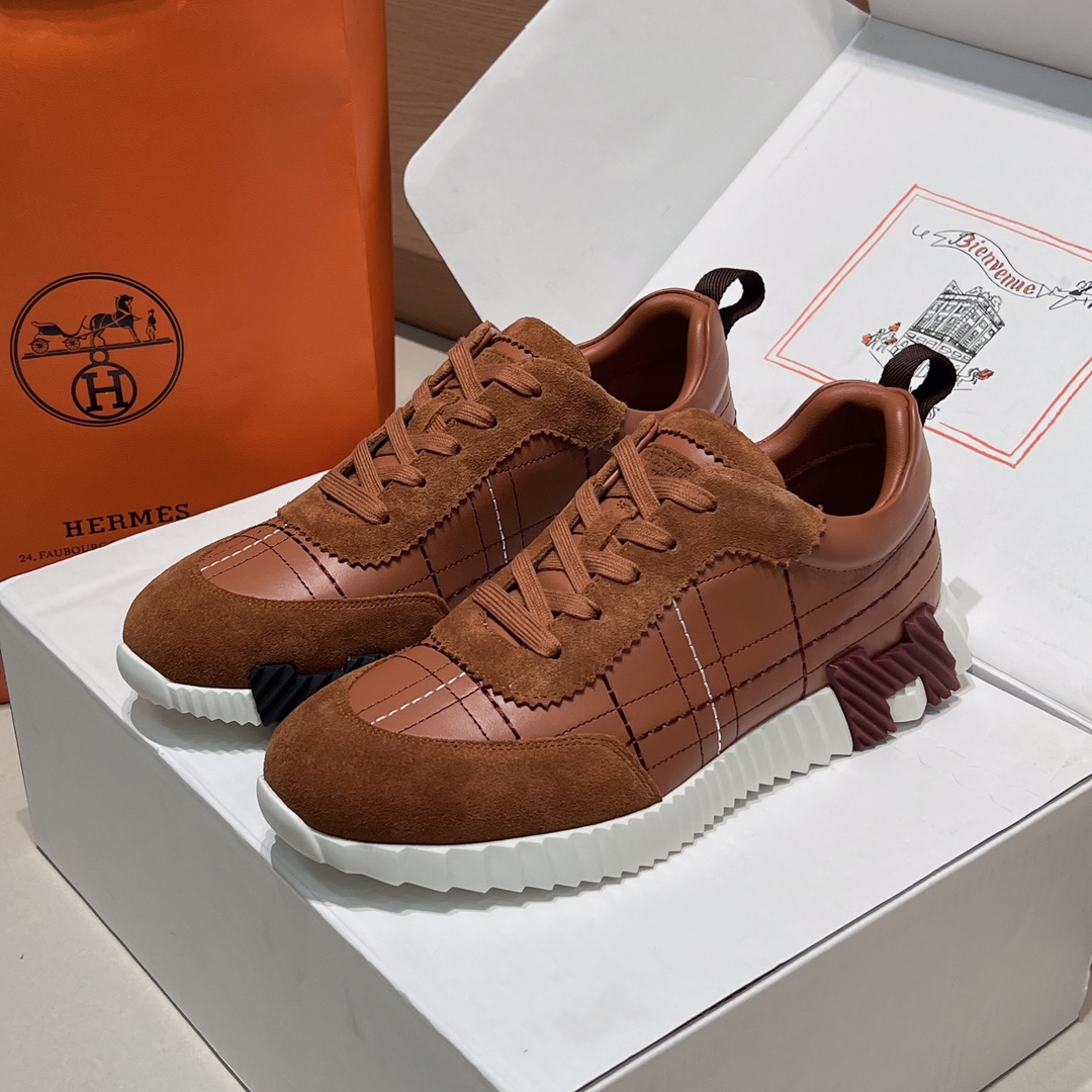 NO:668724,HE*M^ (Emma & Shi) two-color sole couple sports and casual shoes!  The highest version [strong] Purchasing level quality [strong] A very beautiful casual shoe, grand yet cute!  Classic style, unique and attractive height increasing shoes!  The fabric is imported high-tech canvas and suede goatskin sneakers. The lightweight sole is decorated with contrasting patterns, the lining is original breathable imported sheepskin, the foot pads are imported sheepskin, and the original outsole is custom molded. The heel height is 2.5cm. The outsole is 1:1 quality with the original, two-color effect. Sizes for women are 35-40, men's 39-45. Colors: white, grey, black, dark blue, light blue, red, orange, milk cloth,  P female 30, male, casual shoes/sports shoes, hermes, sneakers, sheepskin, chamois leather19860909HE*M^（爱玛&仕）双色底情侣款运动休闲鞋！ 最高版本[强]代购级别品质[强] 非常漂亮的一款休闲鞋,大气而又不失可爱！经典的款型,独具魅力的增高鞋！ 面料为进口高科技帆布和麂皮山羊皮运动鞋.  轻盈鞋底装饰撞色图案打造,内里为原版透气进口羊皮里,垫脚进口羊皮,原版大底定制开模.跟高2.5cm. 大底与原版1:1品质,双色效果. 码数女35-40,男款39-45 颜色白色,灰色,黑色,深蓝色,浅蓝色,红色,橙色,牛奶布, P女30、男,休闲鞋/运动鞋,hermes,sneakers,sheepskin,chamois leather,Women's Shoes