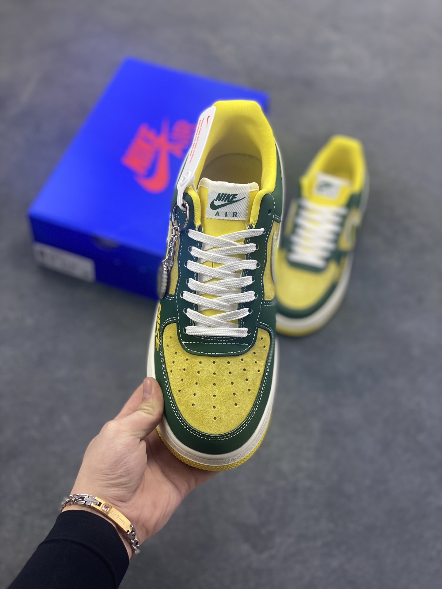 图片[2]-NIke Air Force 1 \’07 Low “草绿黄”空军一号 低帮 运动鞋 休闲鞋 折边针车 工艺难度大 原楦头原纸板 原装鞋盒 定制五金配件 内置全掌气垫 原厂鞋底 货号：SY1388-008 尺码：36 36.5 37.5 38 38.5 39 40 40.5 41 42 42.5 43 44 44.5 45-选品中心
