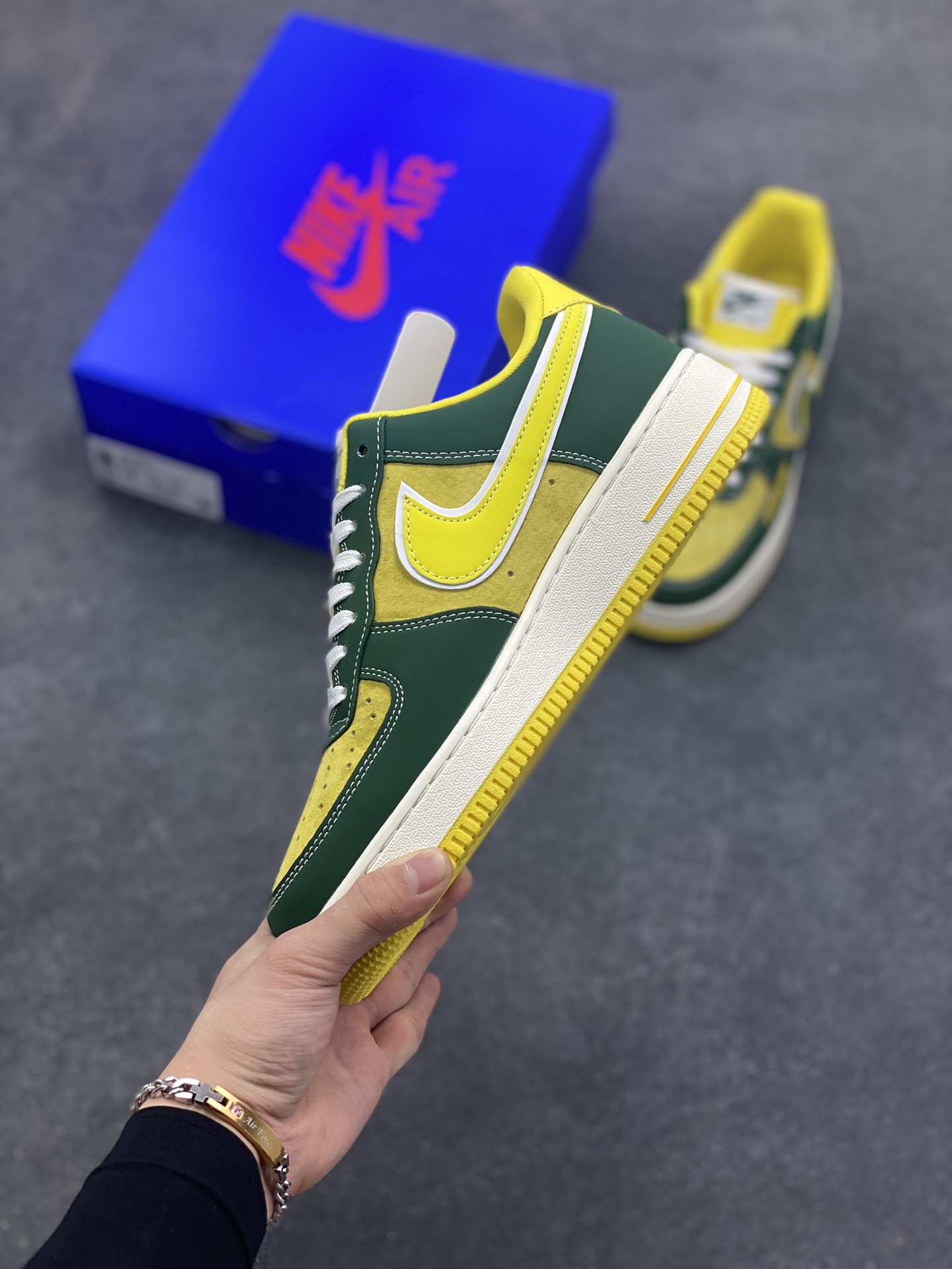 图片[3]-NIke Air Force 1 \’07 Low “草绿黄”空军一号 低帮 运动鞋 休闲鞋 折边针车 工艺难度大 原楦头原纸板 原装鞋盒 定制五金配件 内置全掌气垫 原厂鞋底 货号：SY1388-008 尺码：36 36.5 37.5 38 38.5 39 40 40.5 41 42 42.5 43 44 44.5 45-选品中心