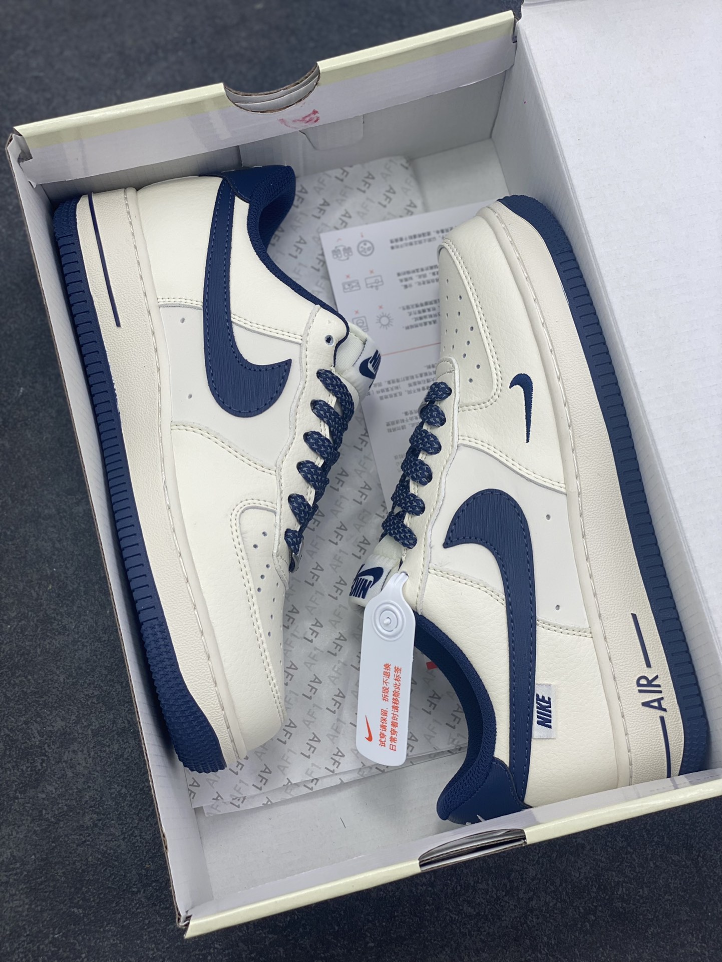 图片[9]-NIke Air Force 1 \’07 Low “NIKE-树纹午夜蓝”空军一号 低帮 运动鞋 休闲鞋 折边针车 工艺难度大 原楦头原纸板 原装鞋盒 定制五金配件 内置全掌气垫 原厂鞋底 货号：SM6668-127 尺码：36 36.5 37.5 38 38.5 39 40 40.5 41 42 42.5 43 44 44.5 45-选品中心