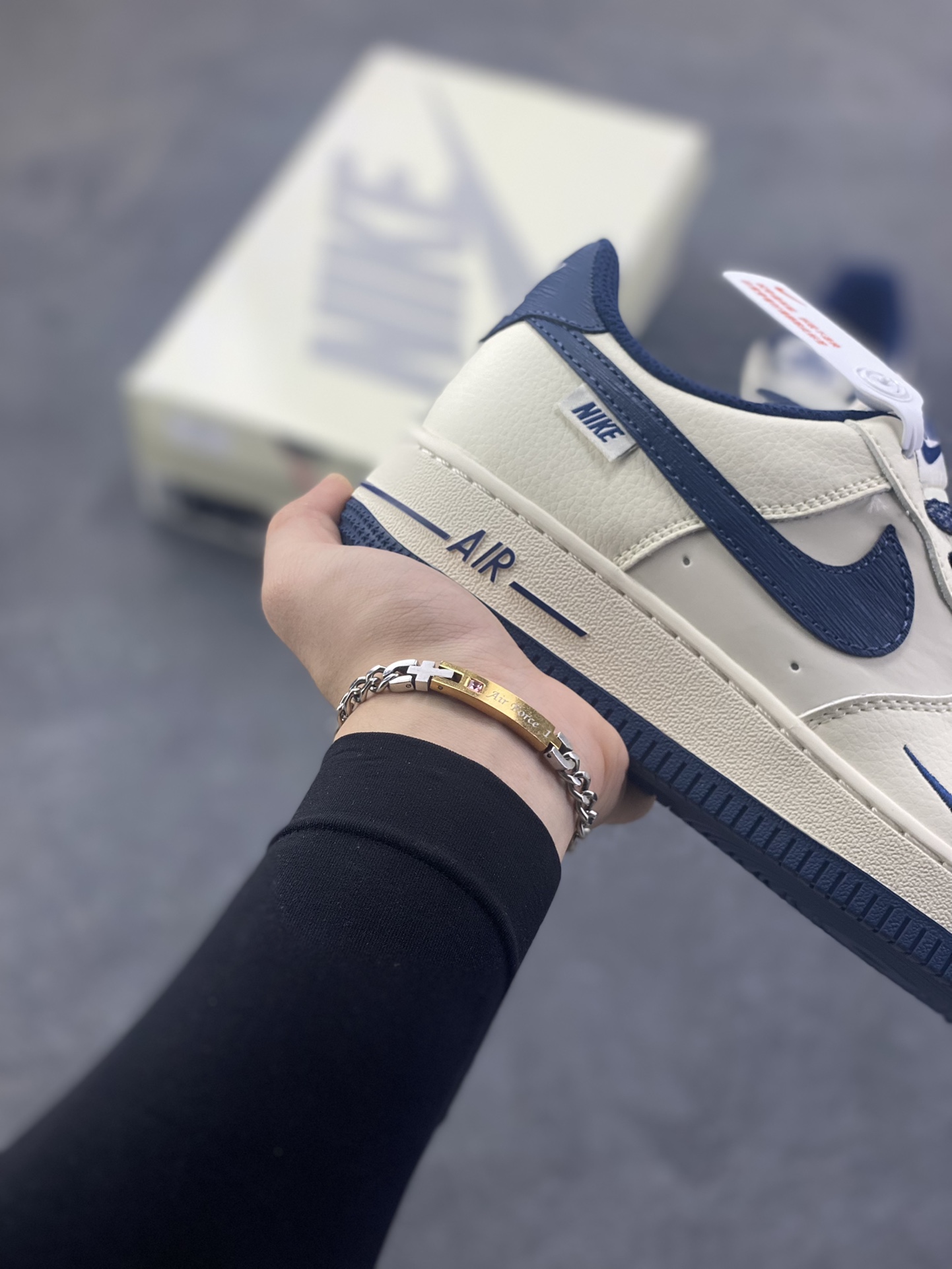 图片[6]-NIke Air Force 1 \’07 Low “NIKE-树纹午夜蓝”空军一号 低帮 运动鞋 休闲鞋 折边针车 工艺难度大 原楦头原纸板 原装鞋盒 定制五金配件 内置全掌气垫 原厂鞋底 货号：SM6668-127 尺码：36 36.5 37.5 38 38.5 39 40 40.5 41 42 42.5 43 44 44.5 45-选品中心