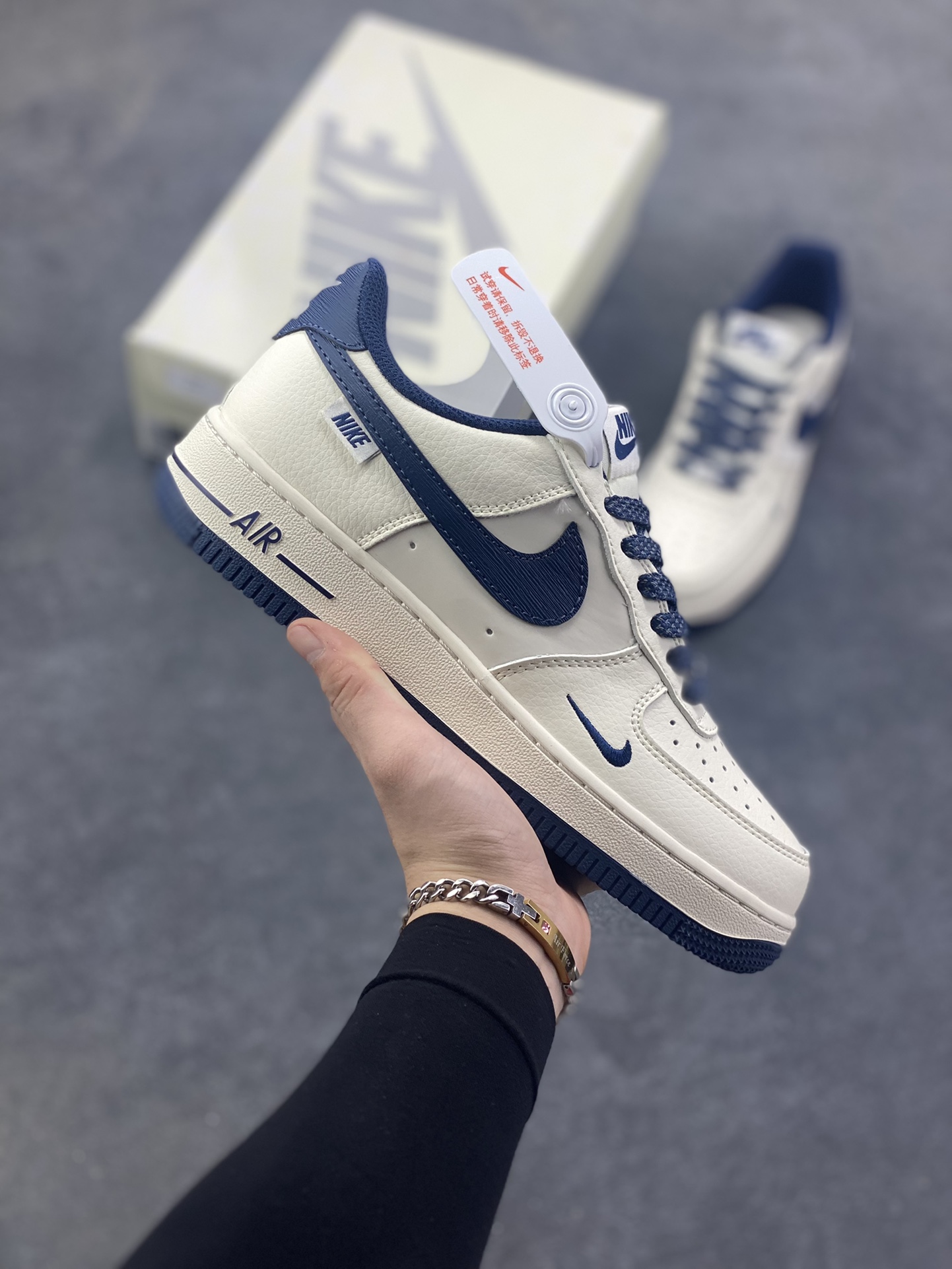 NIke Air Force 1 \'07 Low “NIKE-树纹午夜蓝”空军一号 低帮 运动鞋 休闲鞋 折边针车 工艺难度大 原楦头原纸板 原装鞋盒 定制五金配件 内置全掌气垫 原厂鞋底 货号：SM6668-127 尺码：36 36.5 37.5 38 38.5 39 40 40.5 41 42 42.5 43 44 44.5 45-选品中心