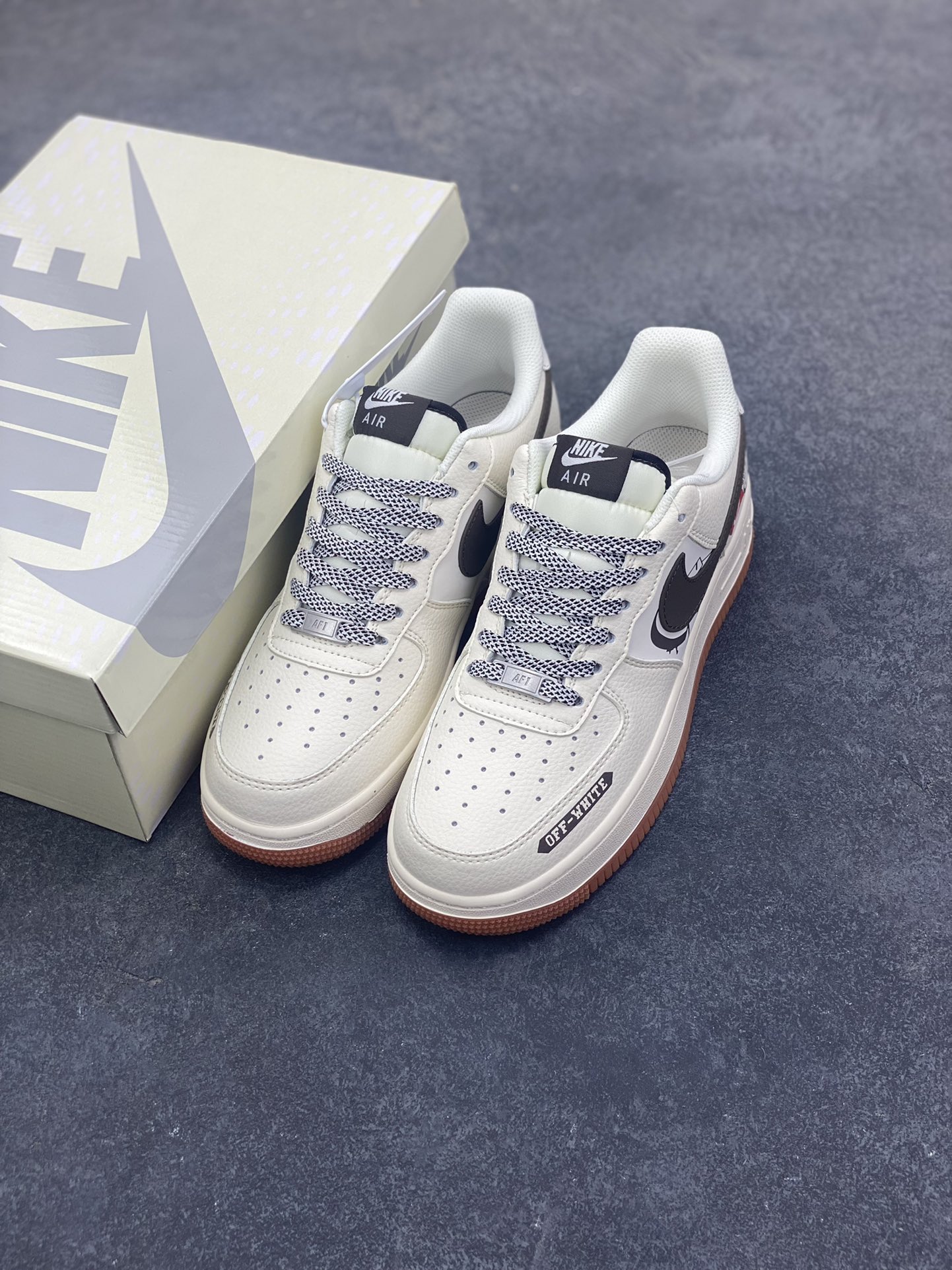 图片[8]-Nike Air Force 1 \’07 Low “OFF-WHITE联名——爱心米黑生胶”空军一号 高端定制 低帮 运动鞋 休闲鞋 折边针车 工艺难度大 原楦头原纸板 原装鞋盒 定制五金配件 内置全掌气垫 原厂鞋底 货号：QW5836-027 尺码：36 36.5 37.5 38 38.5 39 40 40.5 41 42 42.5 43 44 44.5 45-选品中心