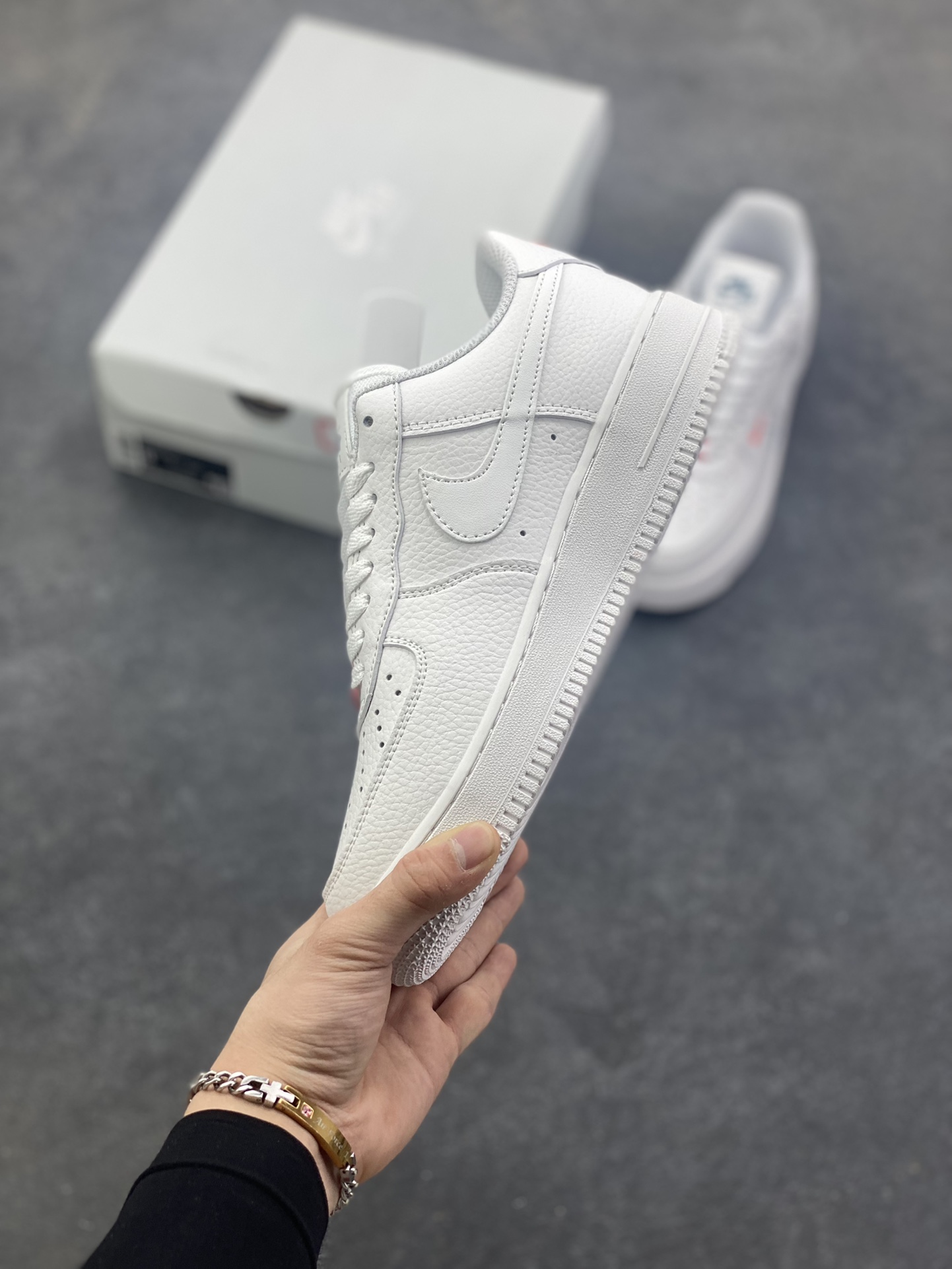 图片[3]-福利特价 Nike Air Force 1 Low 白红蓝小标 原楦头原纸板 打造纯正空军版型 专注外贸渠道 全掌内置蜂窝气垫 原盒配件 原厂中底钢印、拉帮完美 货号：CT1989-101 尺码：36 36.5 37.5 38 38.5 39 40 40.5 41 42 42.5 43 44 44.5 45-选品中心